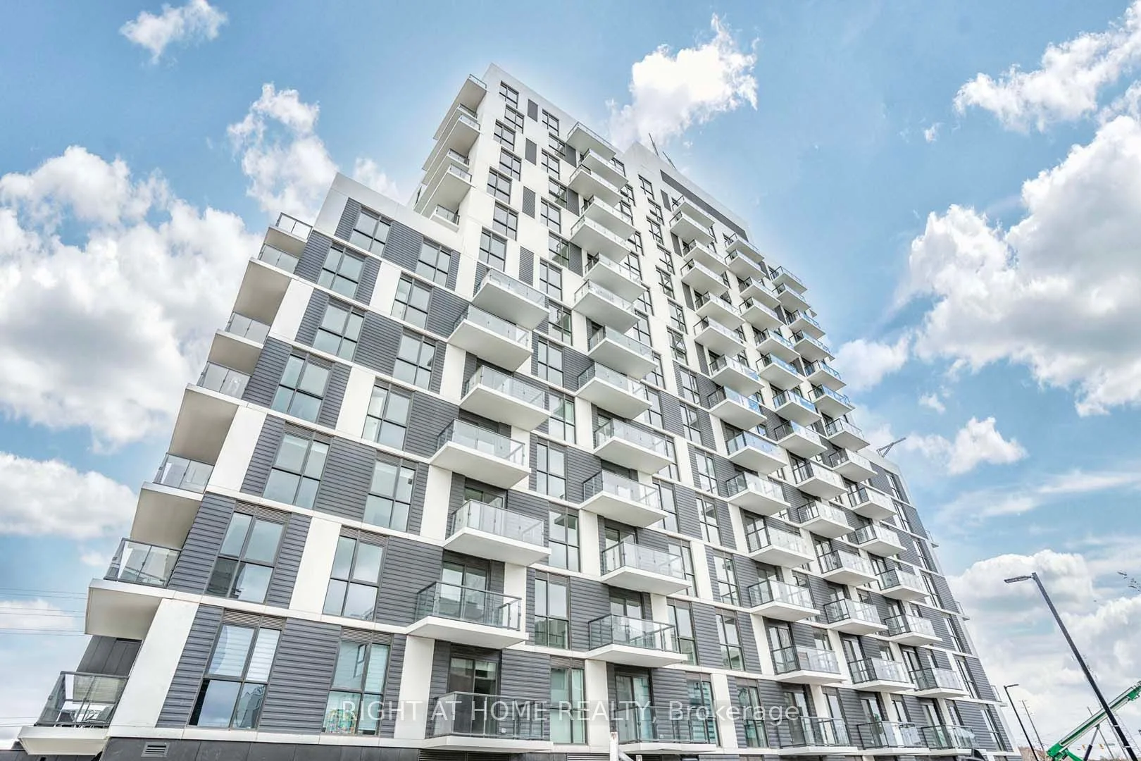 345 Wheat Boom Drive N 1401, Oakville, On L6h 0r4