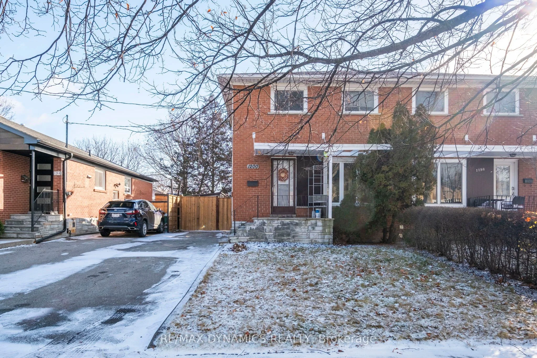 1200 Kingsholm Drive, Mississauga, On L4y 2h2