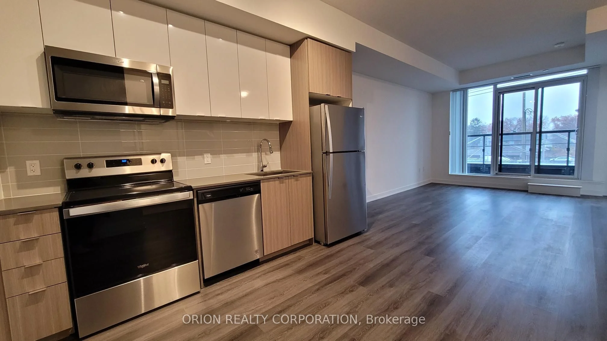 #212 859 The Queensway, Toronto W07, ON, M8Z 1N8