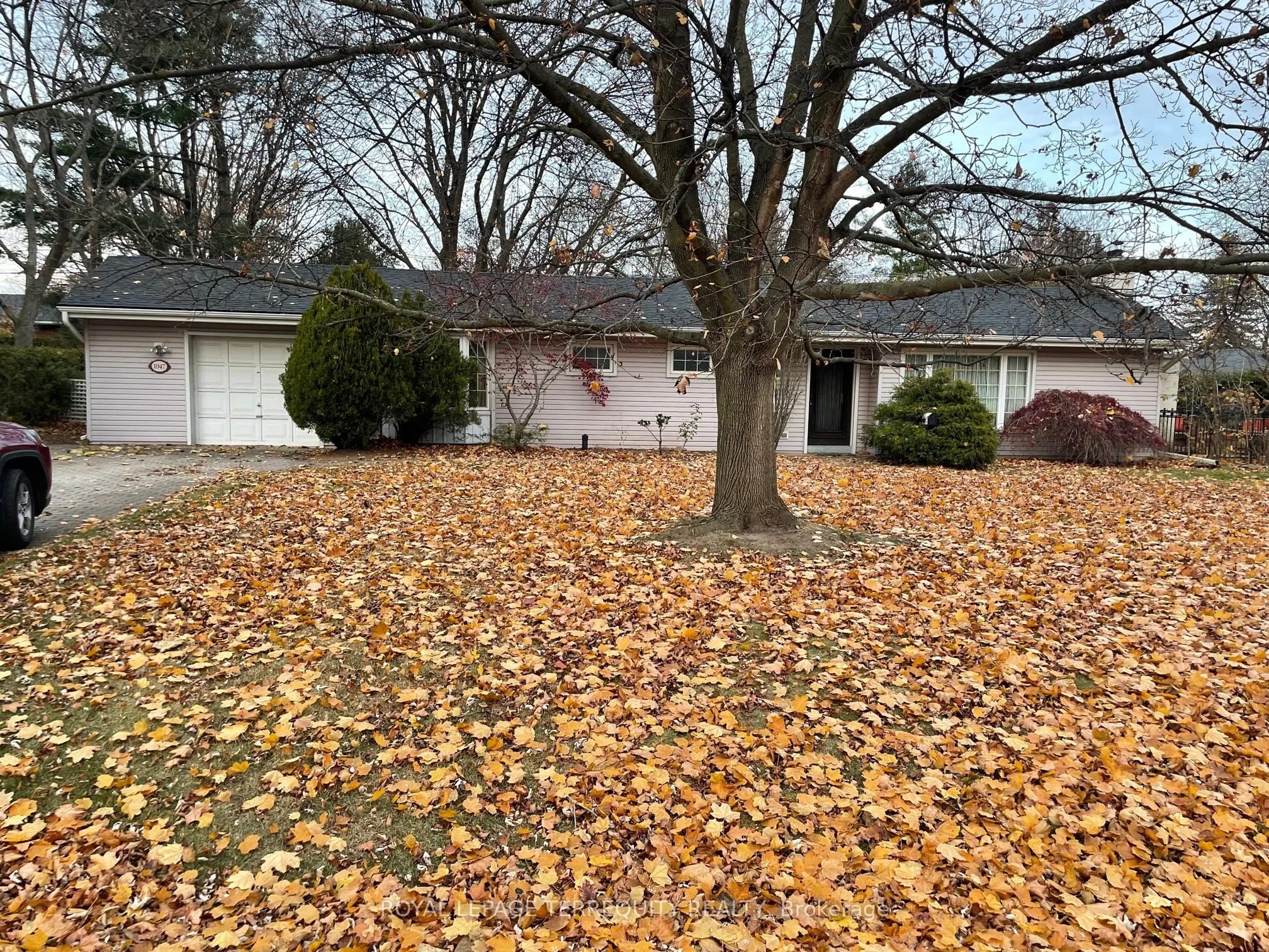 1047 Bomorda Drive, Oakville, ON L6H 1Y3