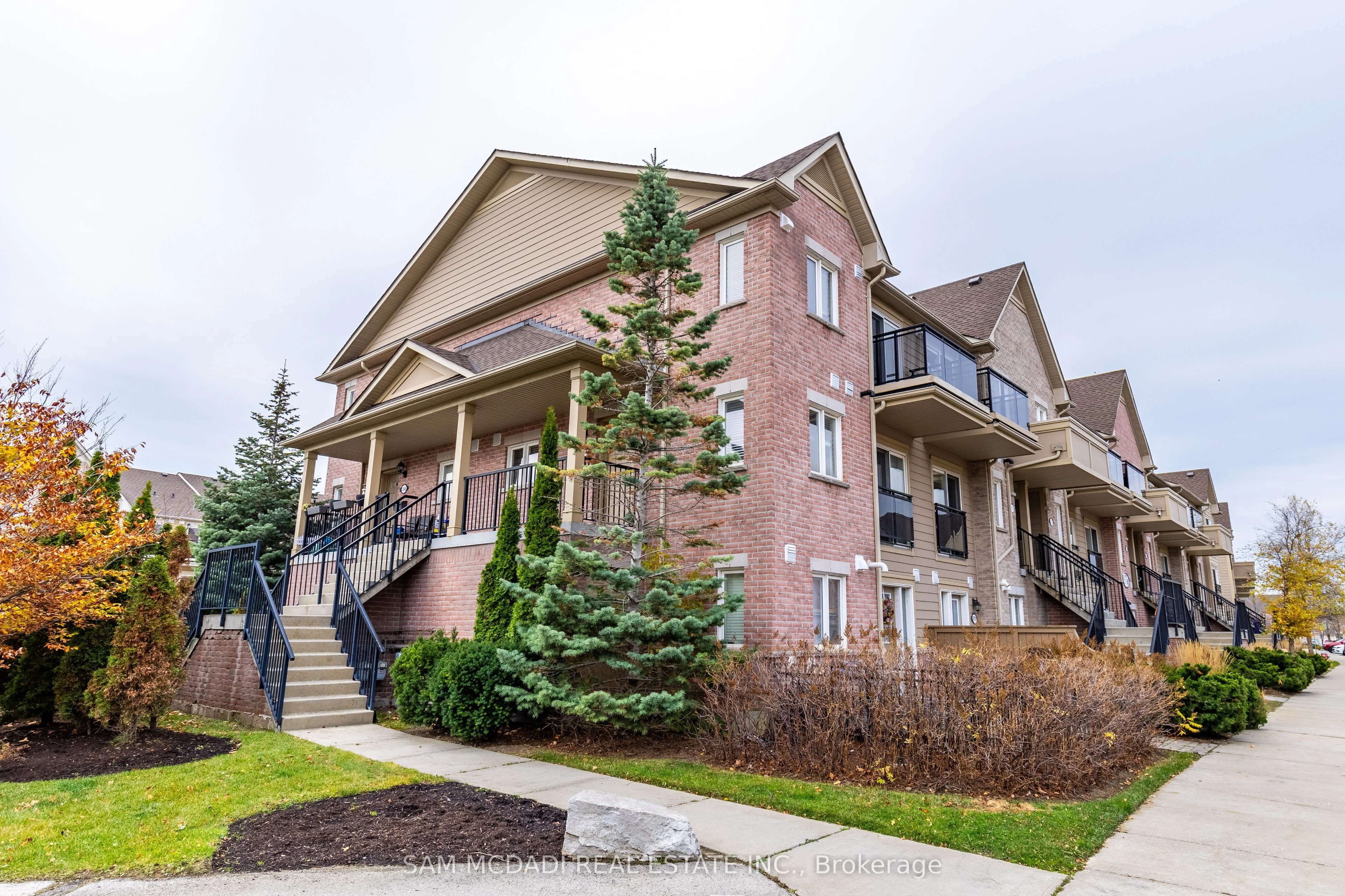 4975 Southampton Drive 271, Mississauga, ON L5M 8C9