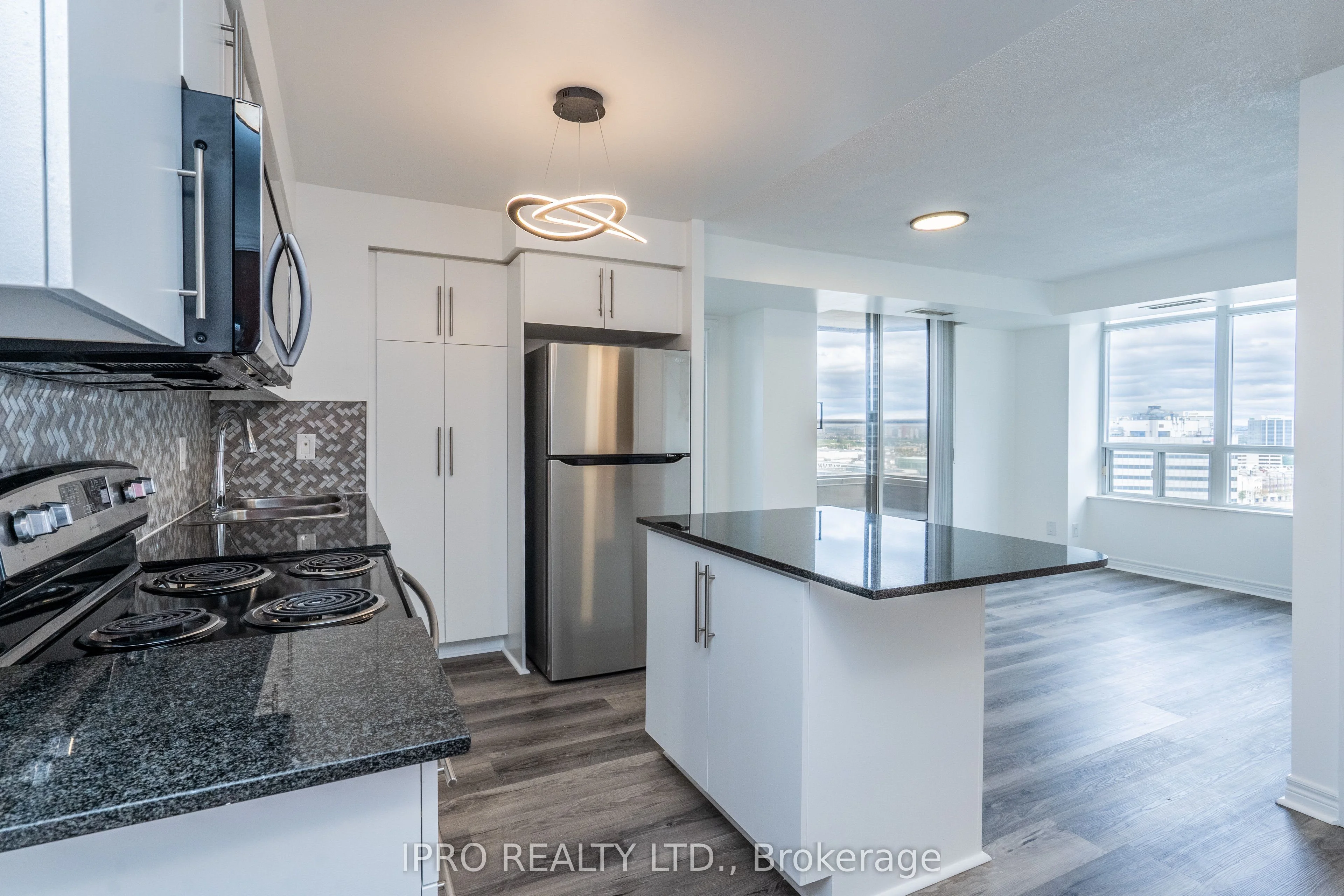 310 Burnhamthorpe Road N 1705, Mississauga, ON L5B 4P9