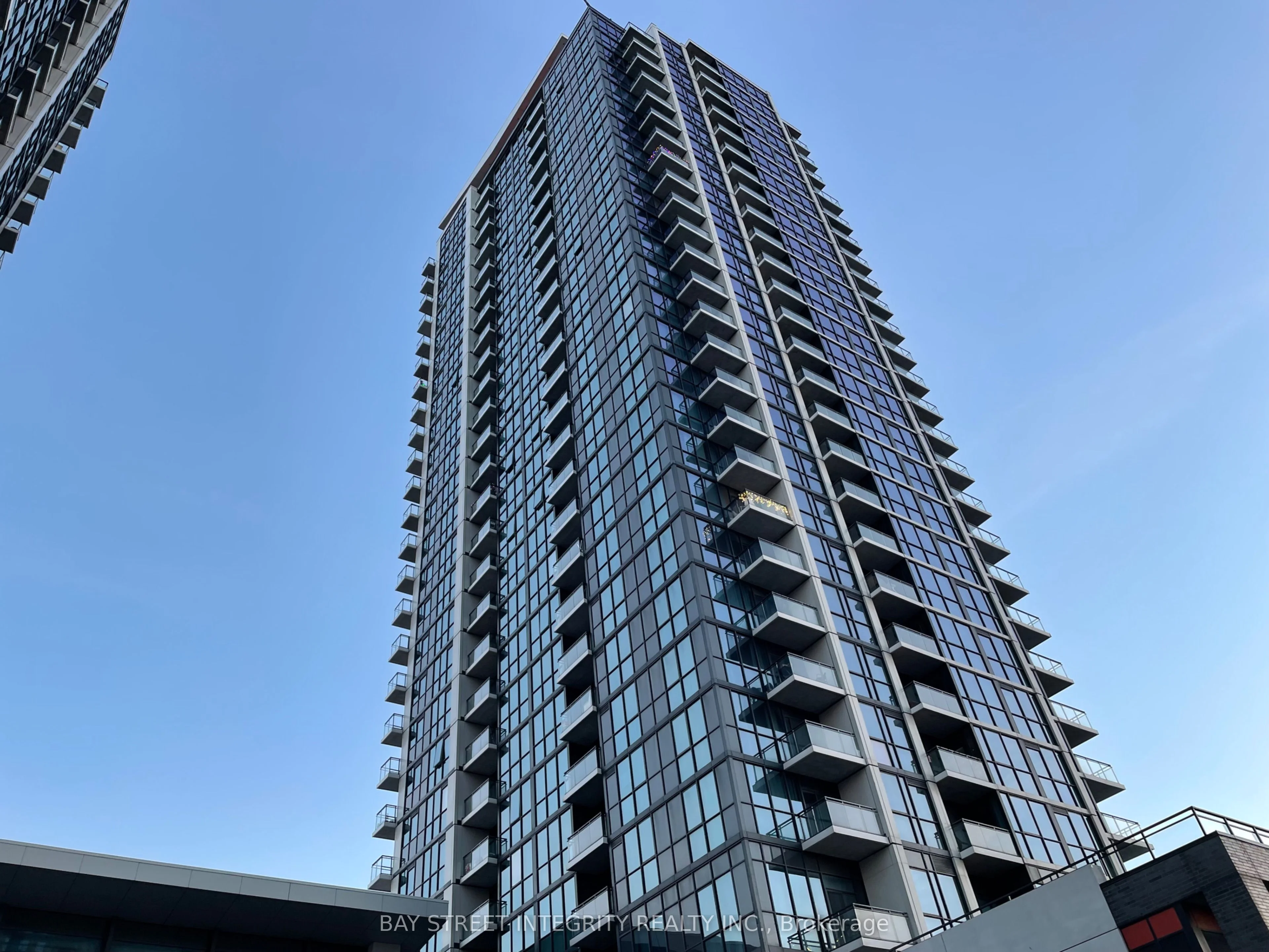 75 Eglinton Avenue W 605, Mississauga, ON L5R 0E5