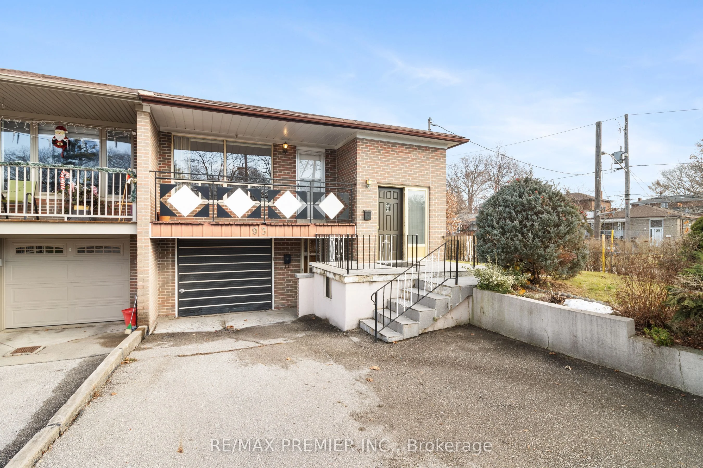 93 Primula Crescent, Toronto W05, ON M9L 1J9
