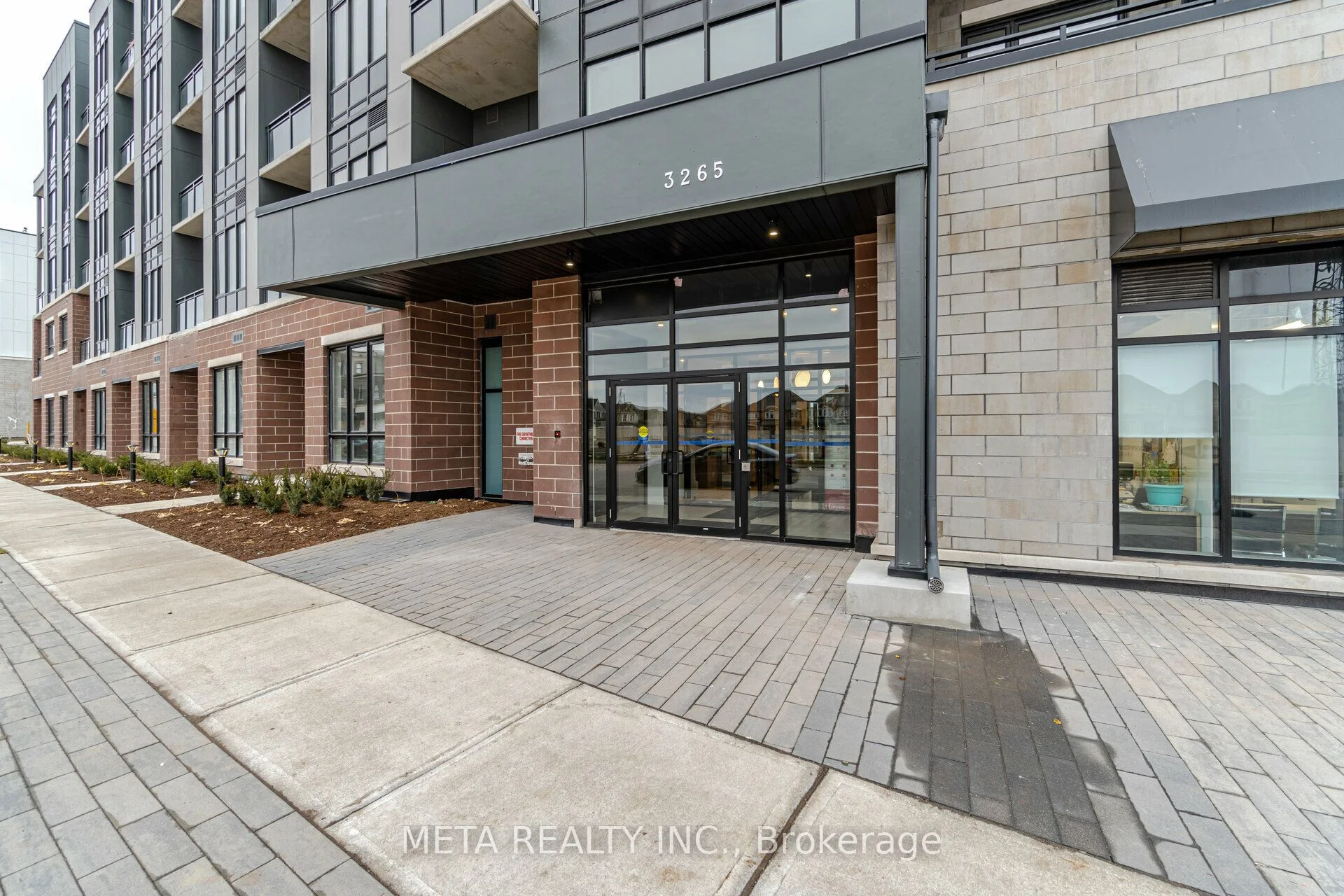 3265 Carding Mill Trail 403, Oakville, On L6m 0w6