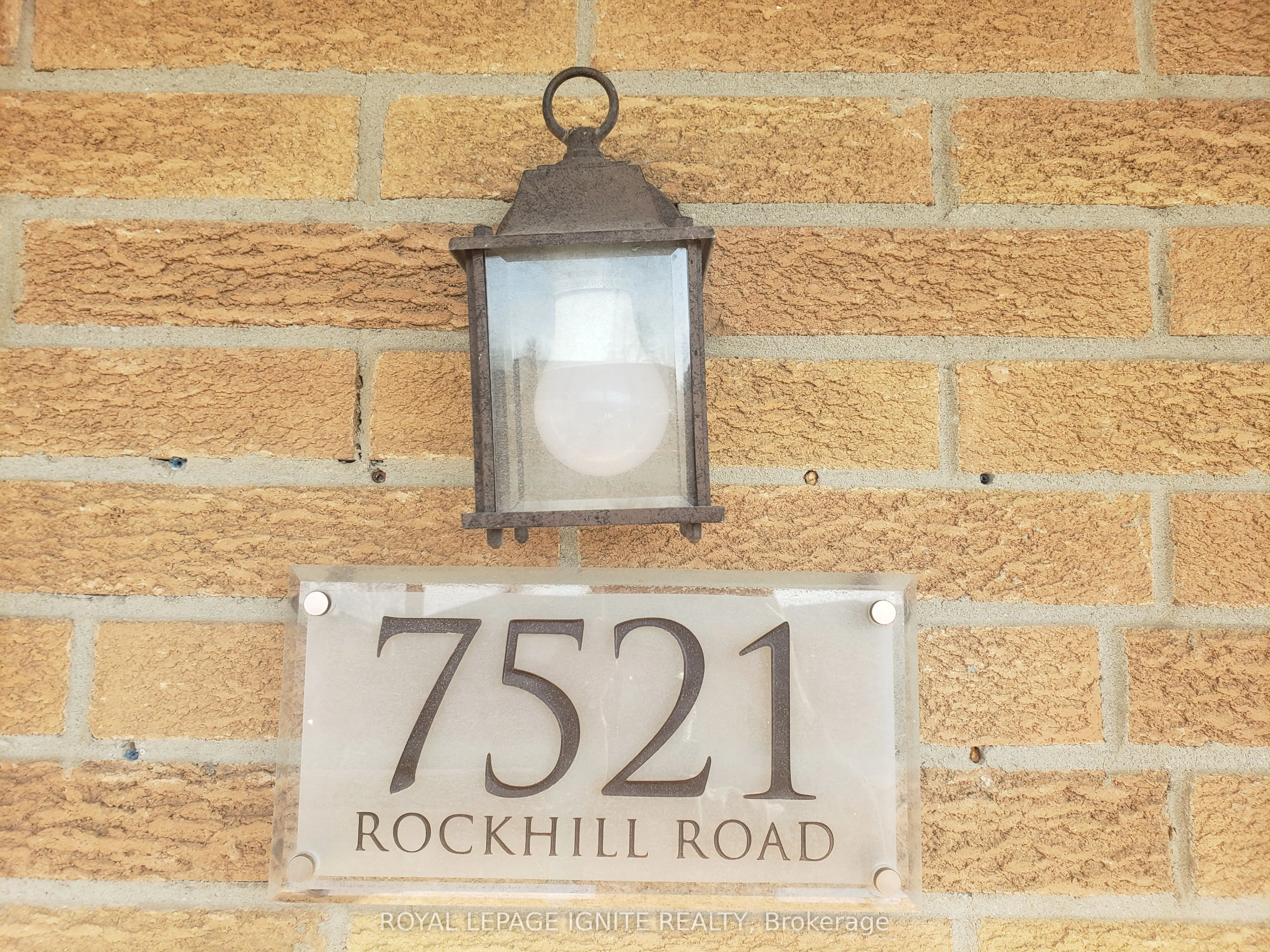 7521 Rockhill Road, Mississauga, ON L4T 2Z8