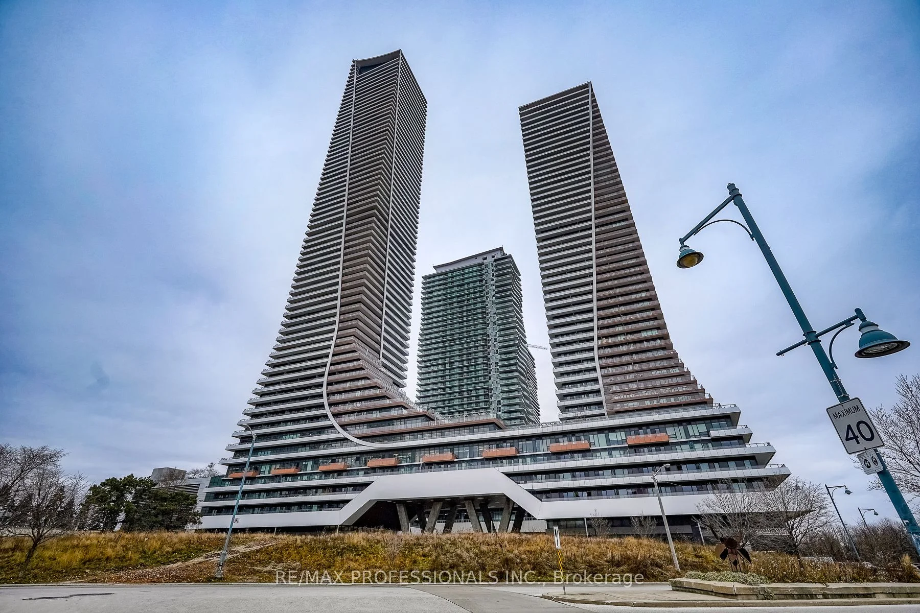 30 Shore Breeze Drive 3516, Toronto W06, ON M8V 0J1