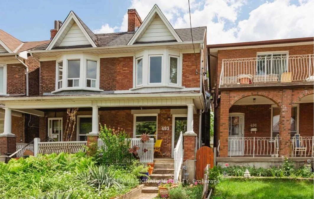 493 St Clarens Avenue Lower, Toronto W02, ON M5H 1W4