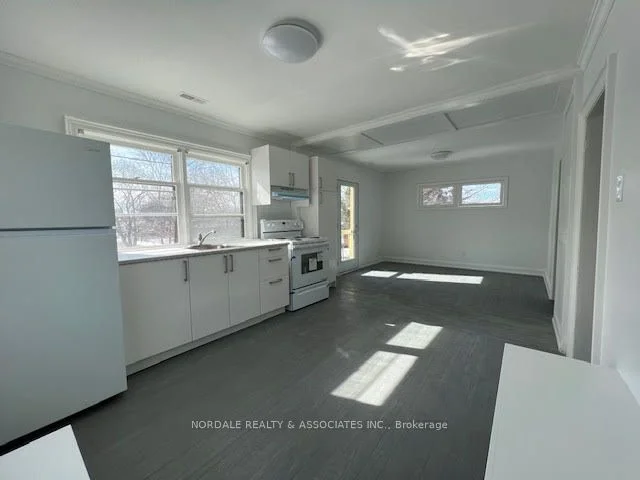 4229 Bloor Street W, Toronto W08, On M9c 1z6