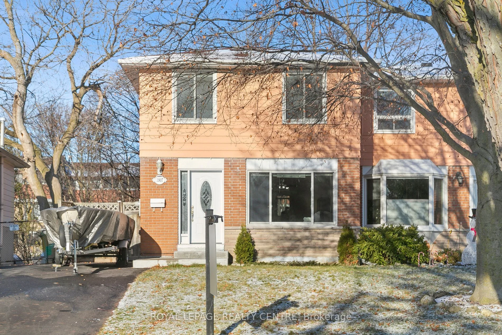 1907 Bonnymede Drive, Mississauga, ON L5J 1E2
