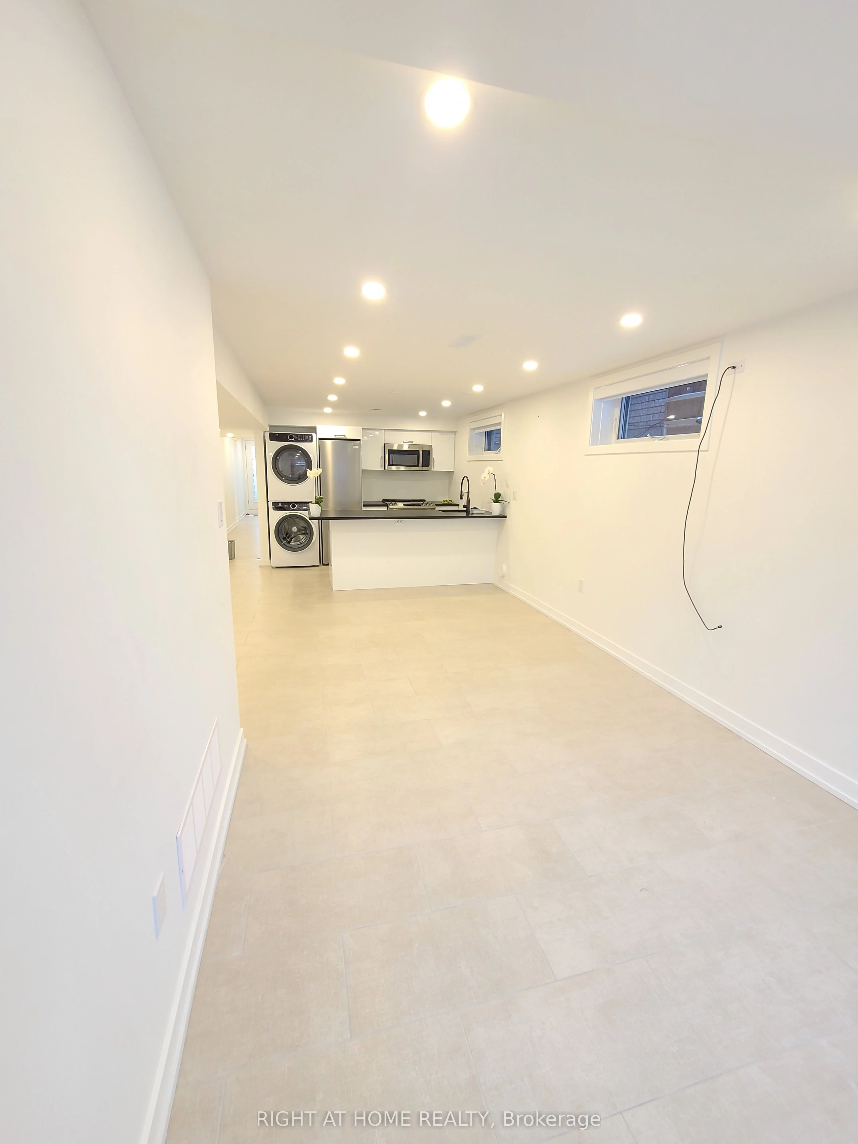 106 Lappin Avenue 1, Toronto W02, On M6h 1y4