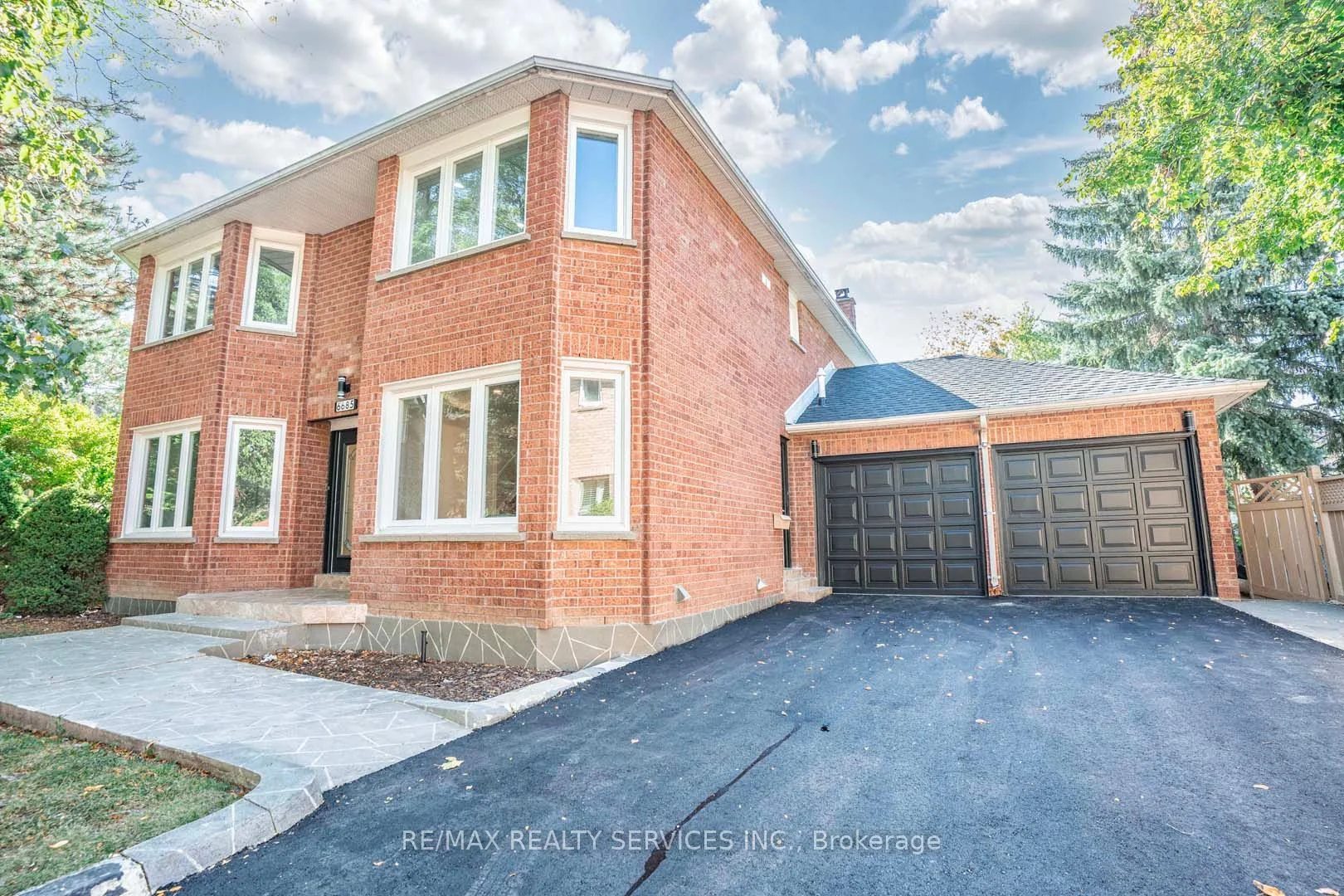 6685 Mockingbird Lane, Mississauga, ON L5N 5K1
