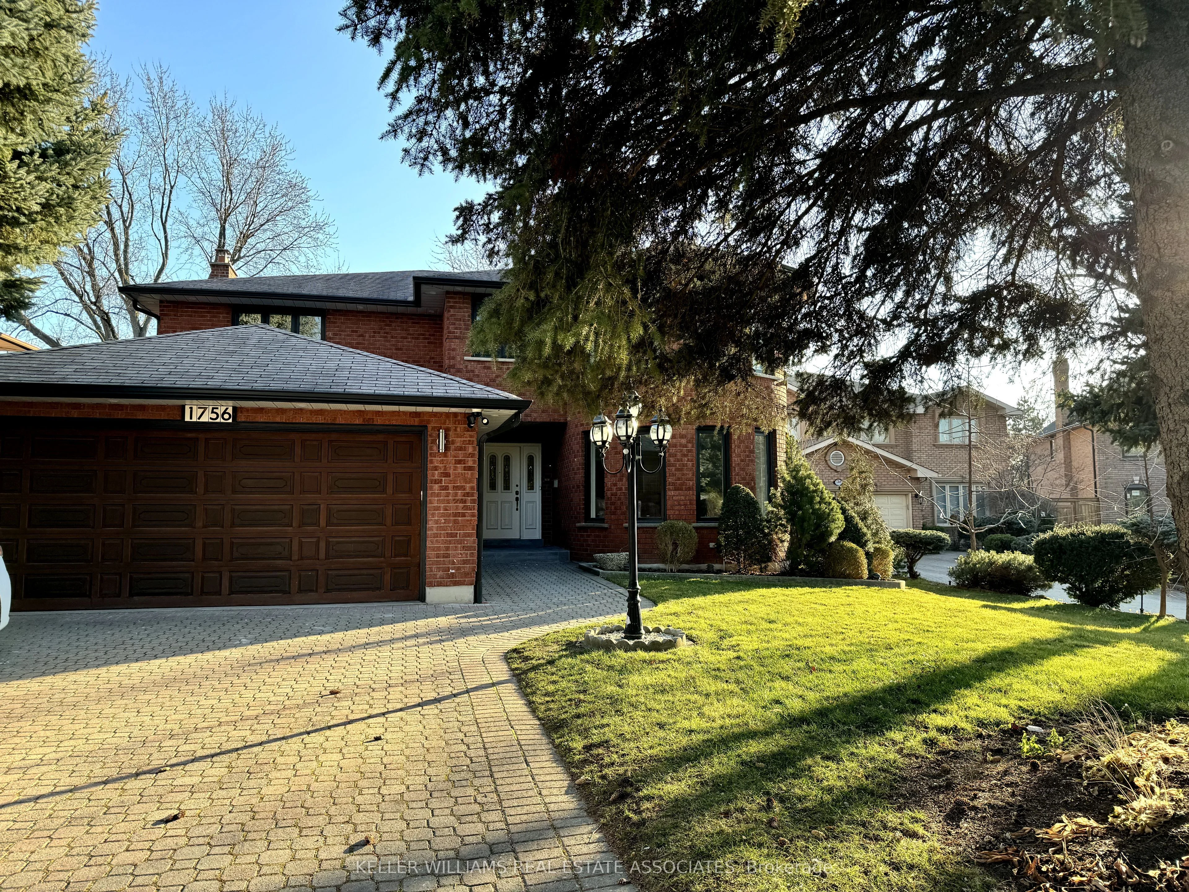 1756 Bridewell Court, Mississauga, ON L5L 3R7