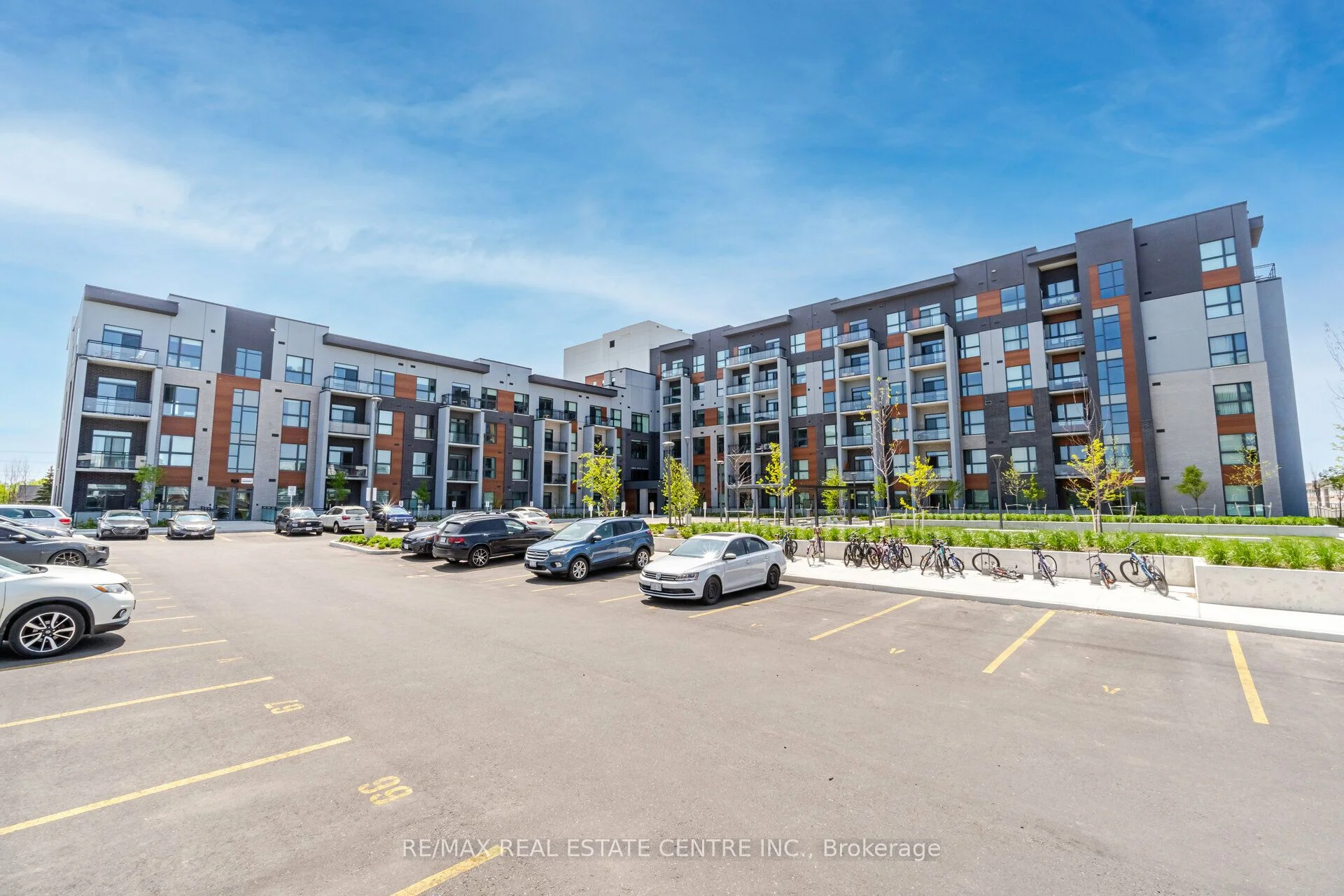 95 Dundas Street W 214, Oakville, On L6m 5n4