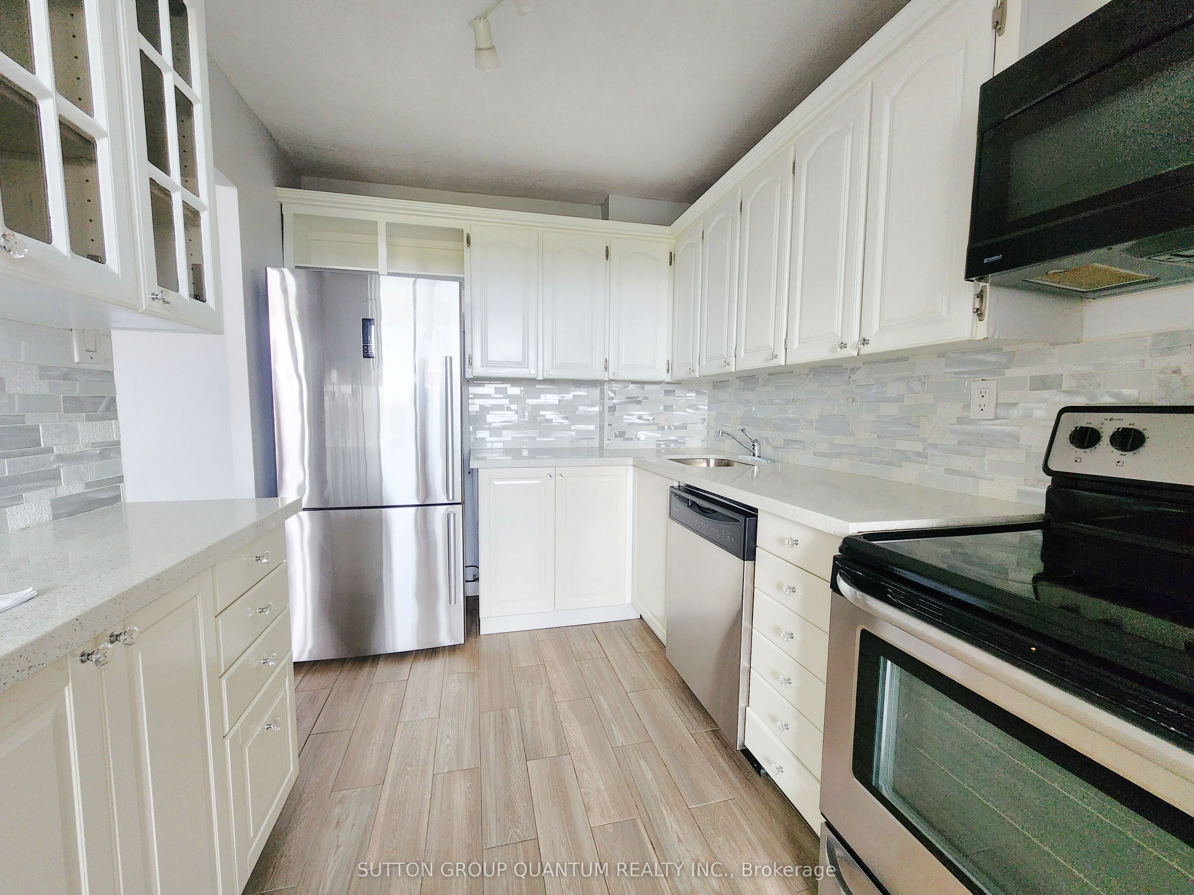 530 Lolita Gardens 1409, Mississauga, ON L5A 3T2