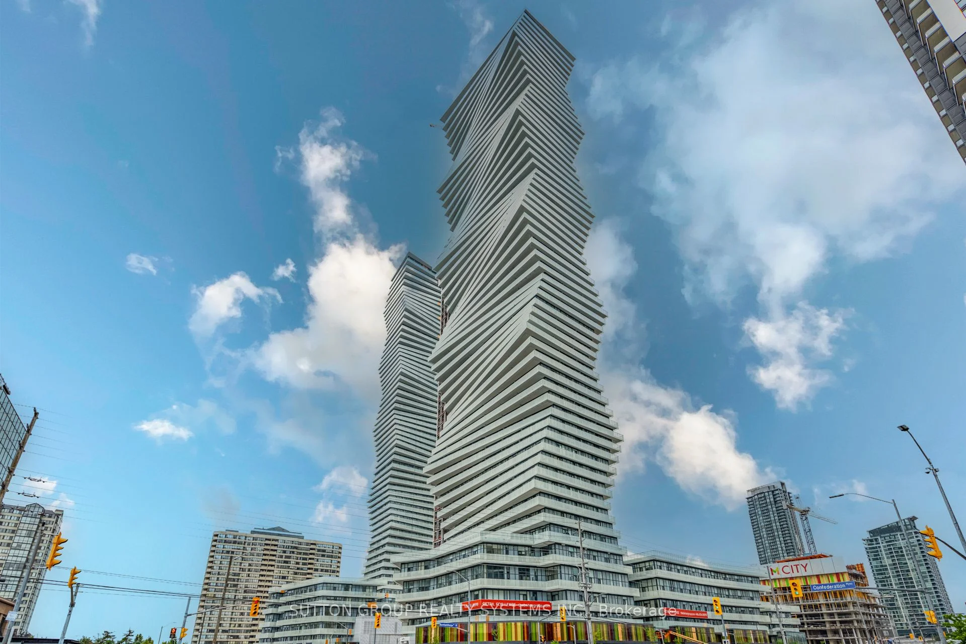 3900 Confederation Parkway 6002, Mississauga, On L5b 0m3