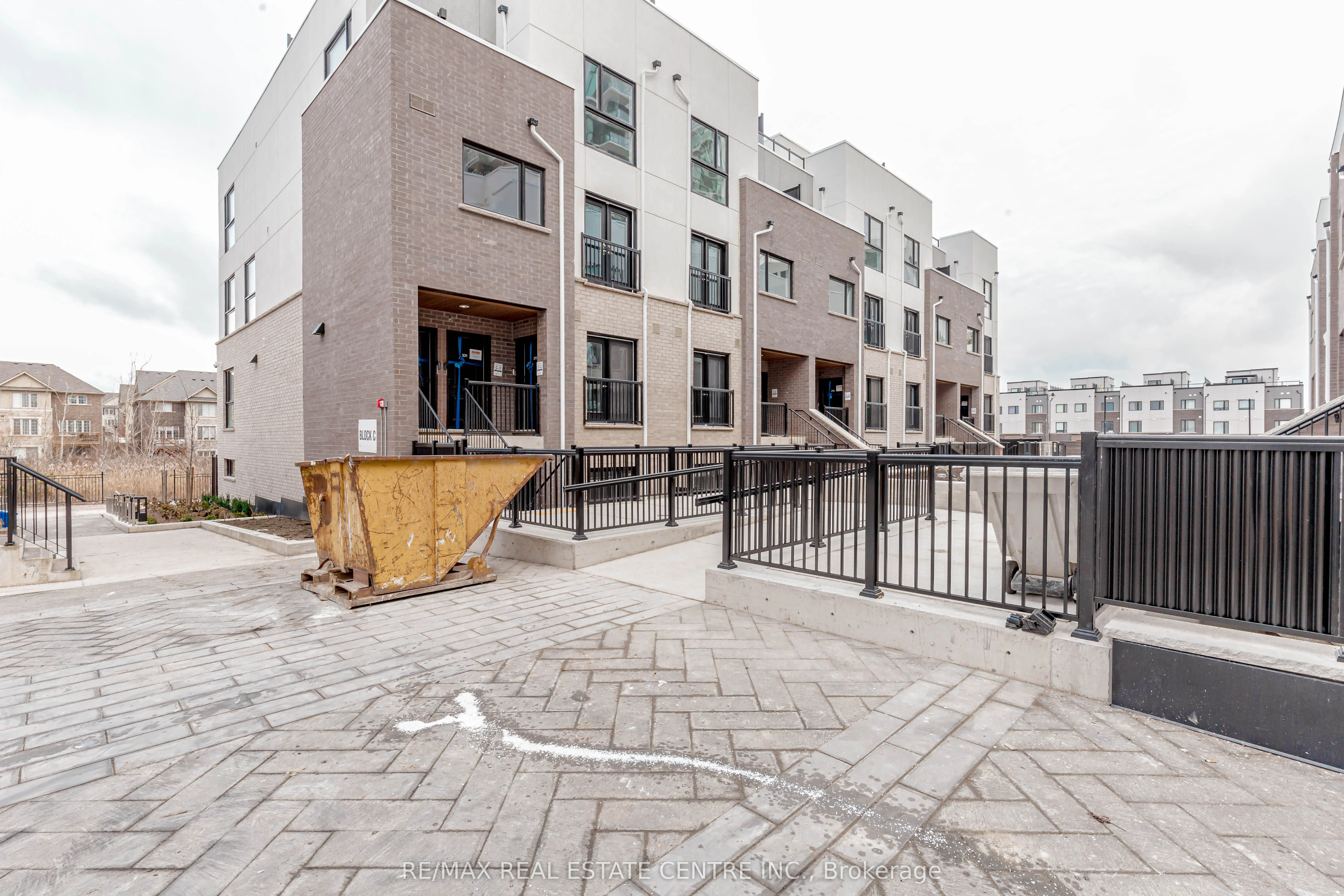 349 Wheat Boom Drive C-17, Oakville, ON L6H 7X5