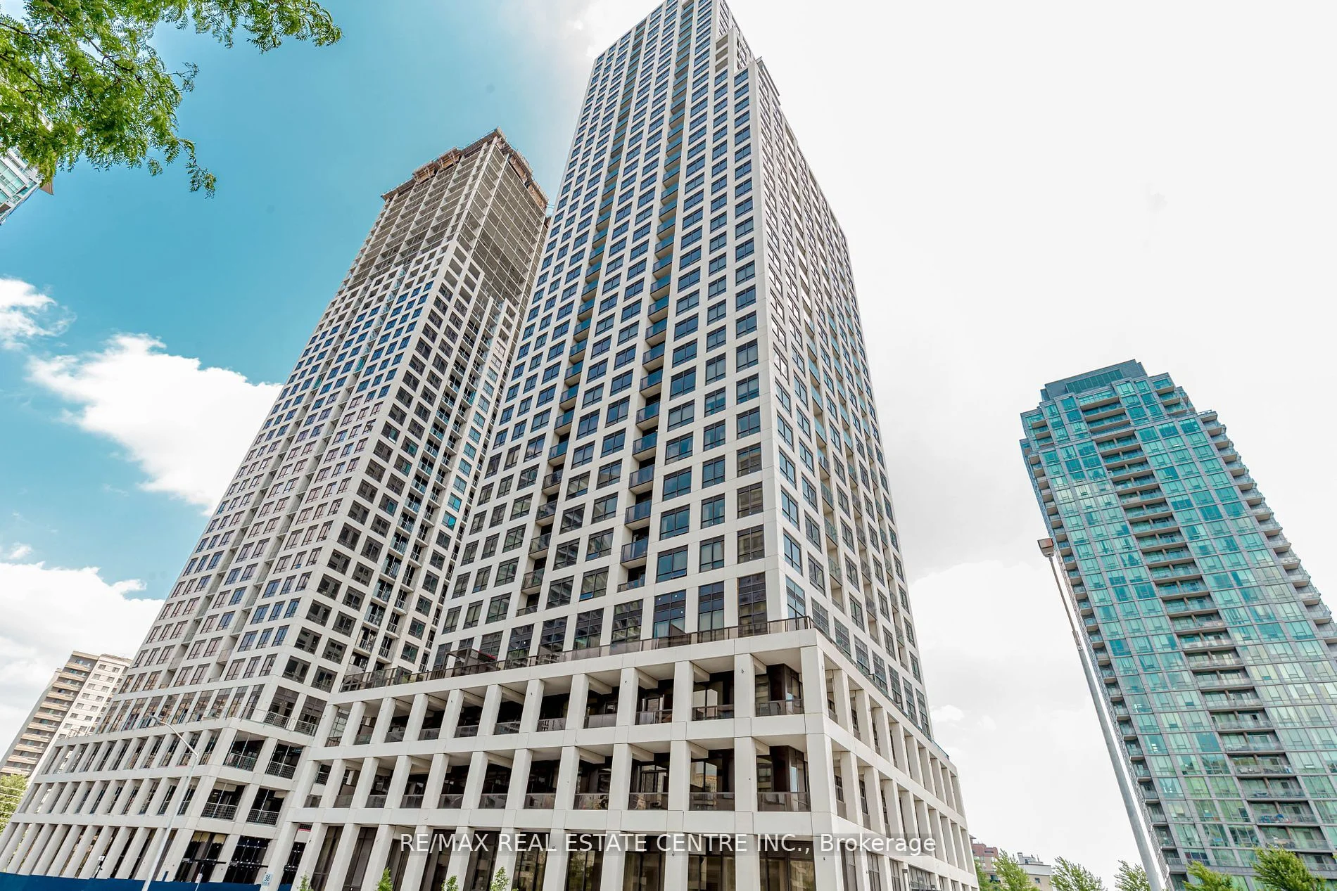 36 Elm Drive 2508, Mississauga, On L5b 0n3