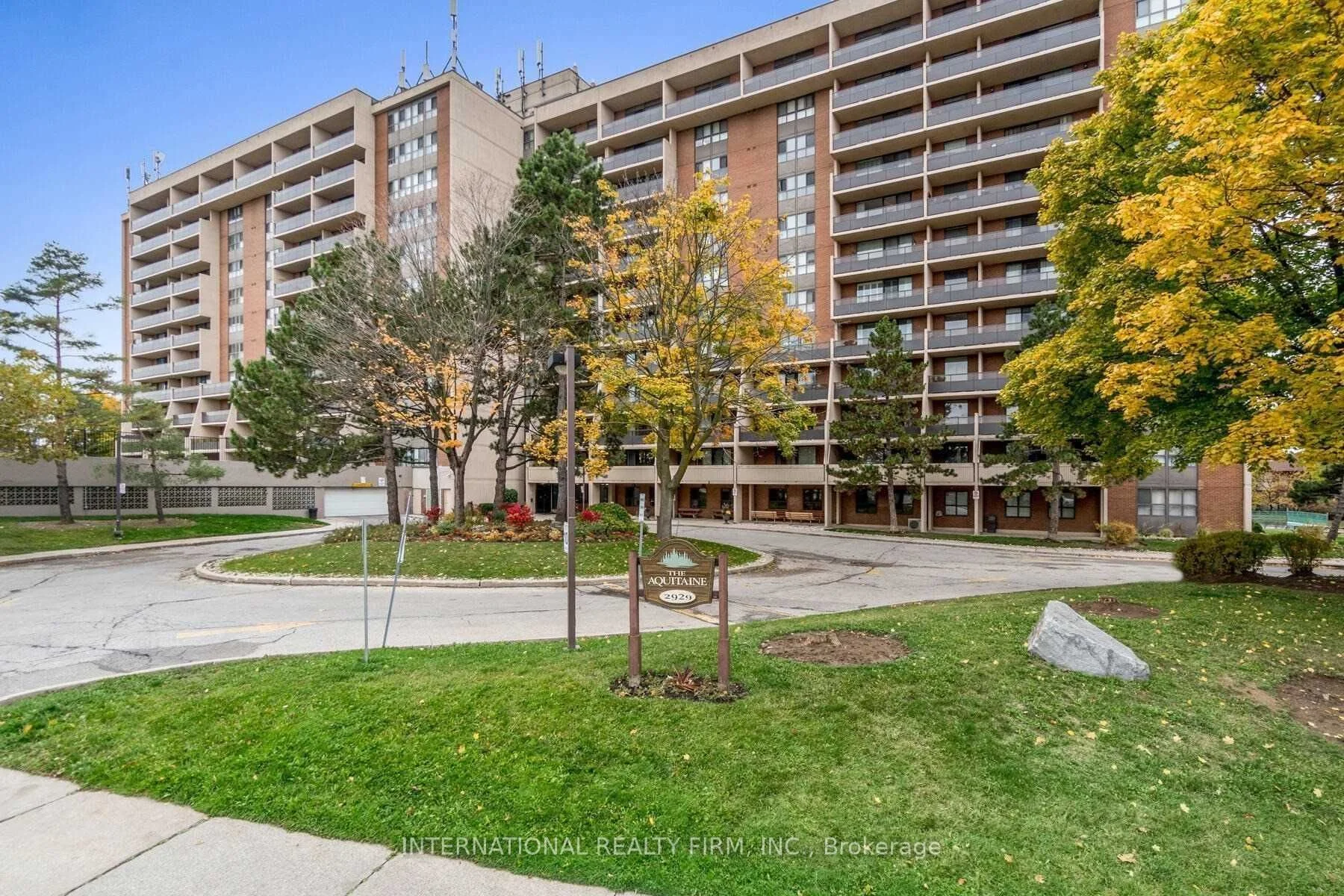 2929 Aquitaine Avenue 209, Mississauga, On L5n 2c7