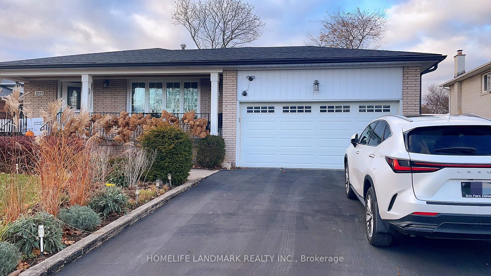 1227 Wood Place, Oakville, On L6l 2r4