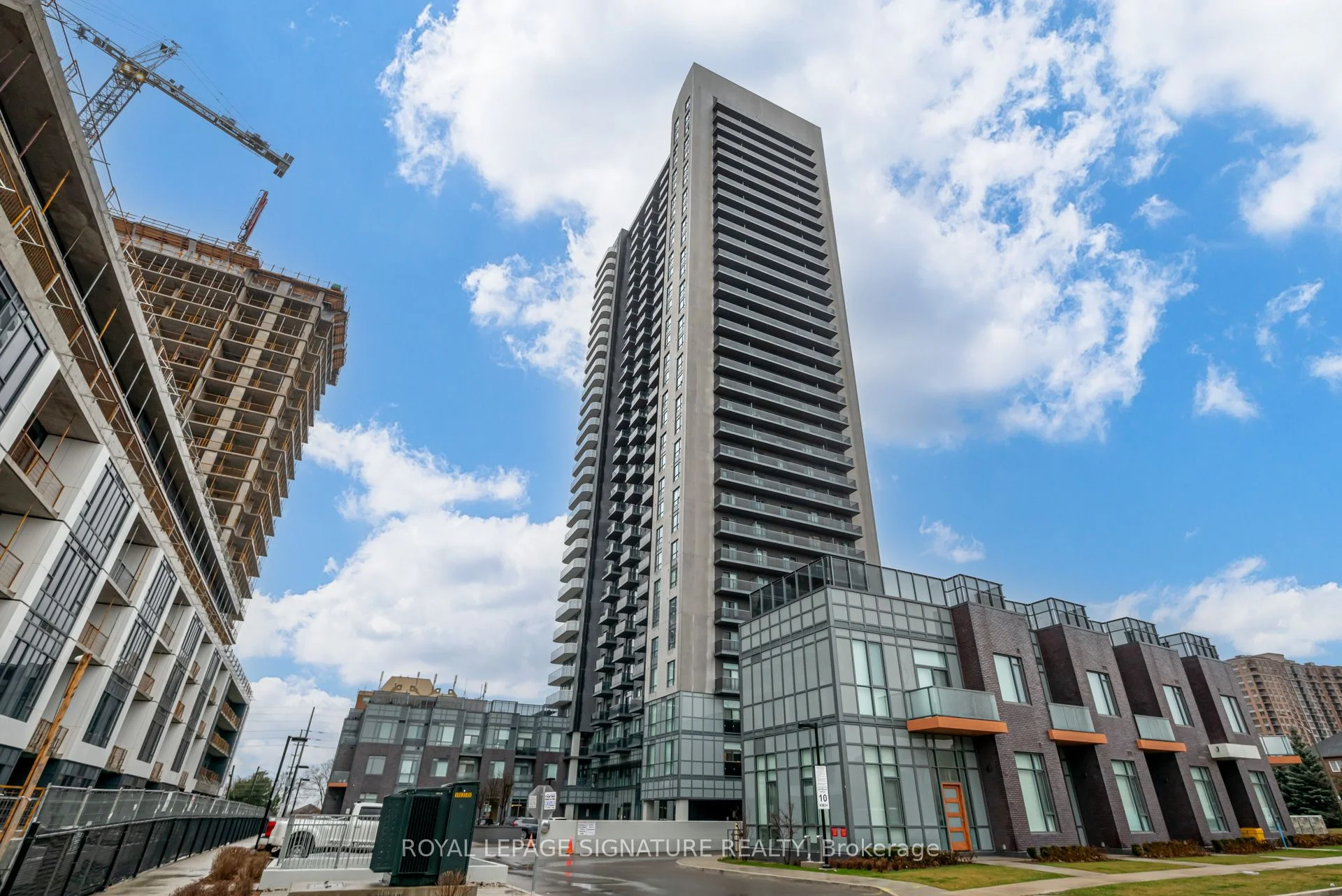 Condo Apartment in Mississauga