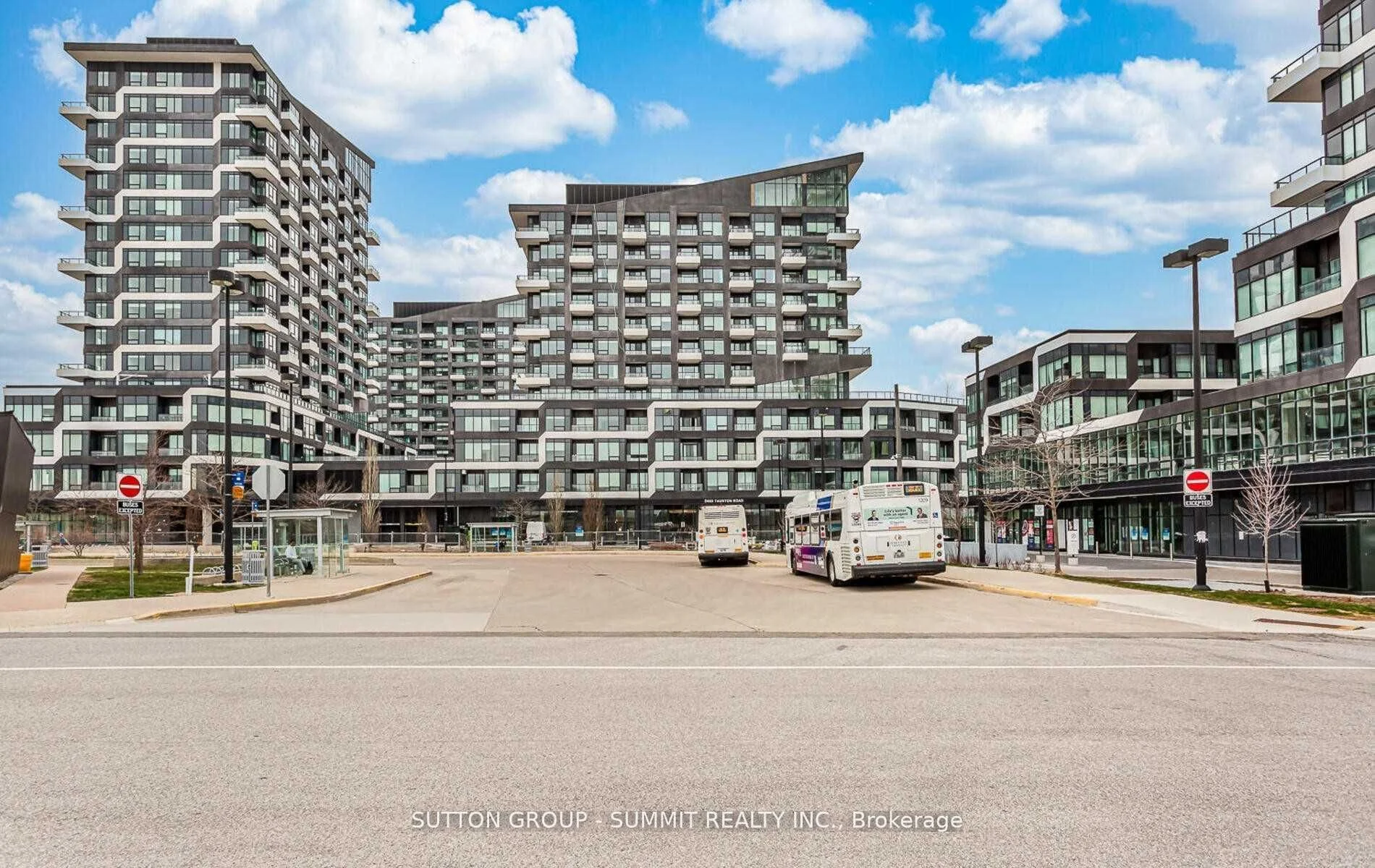2485 Taunton Road 340, Oakville, ON L6H 3R9
