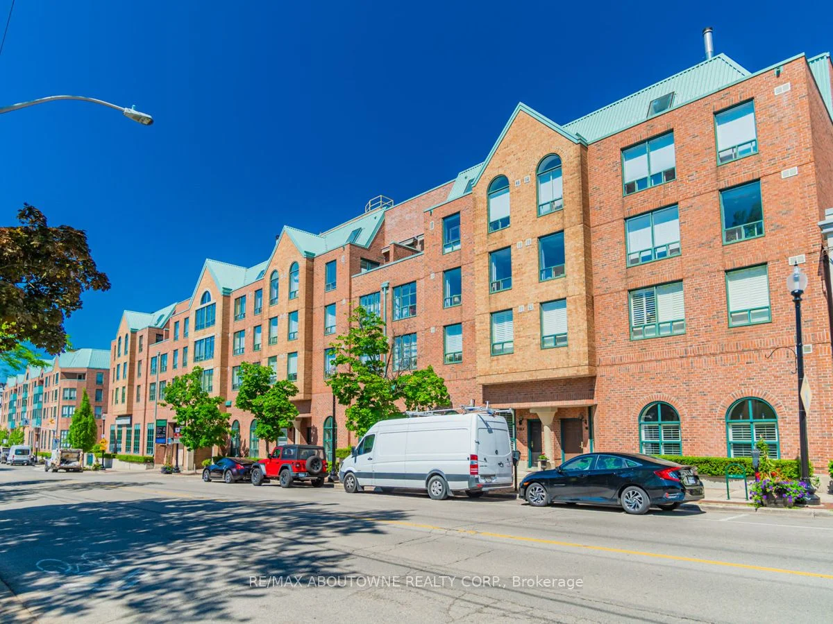 221 Robinson Street 202, Oakville, On L6j 7n9