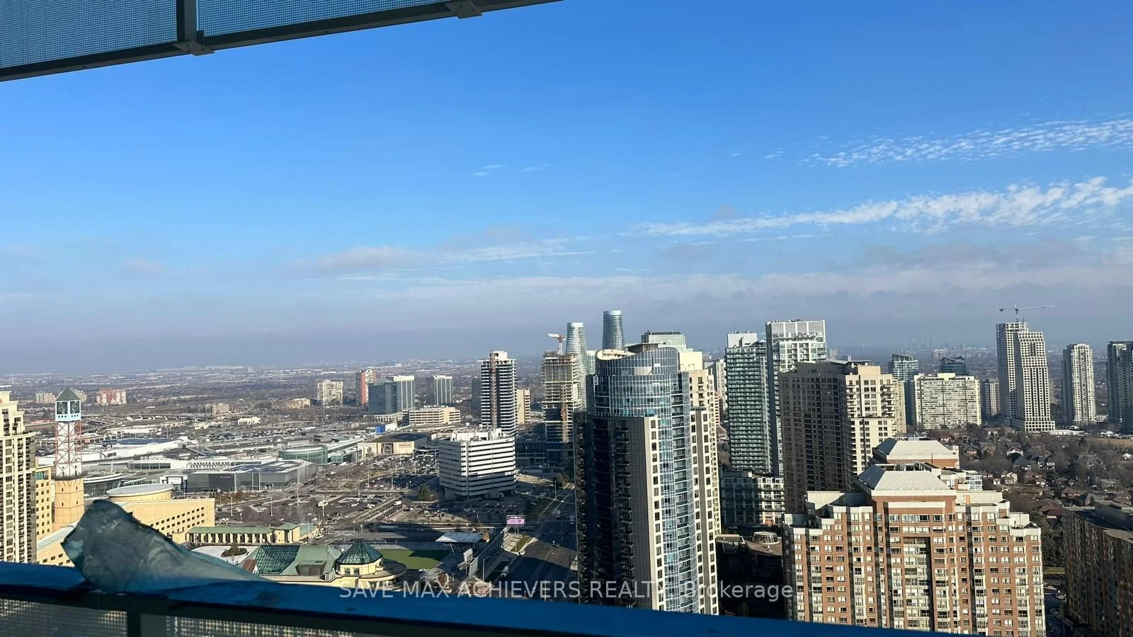 3900 Confederation Parkway 3303, Mississauga, On L5b 0m3
