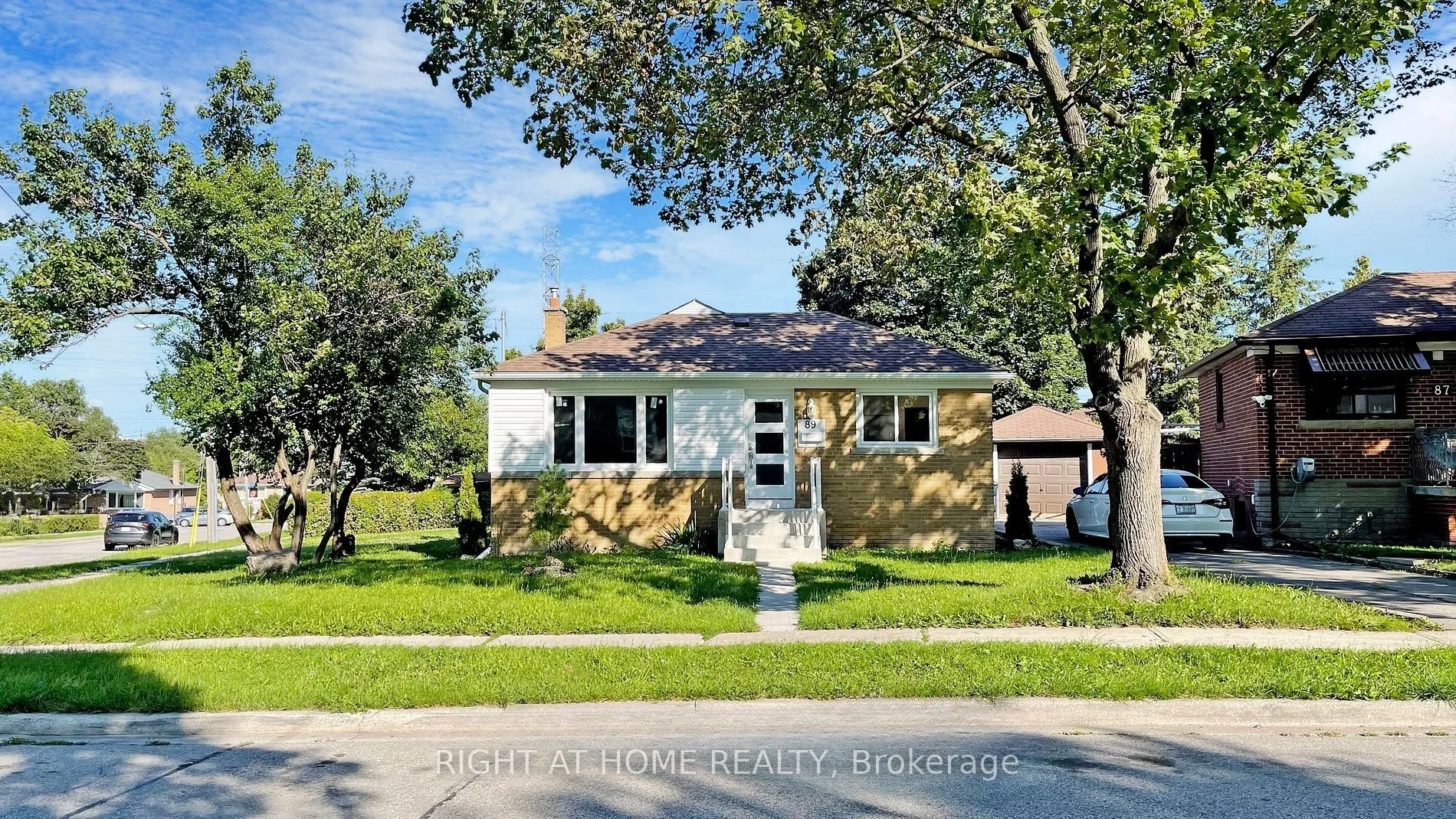 89 Clearbrooke Circle, Toronto W10, ON M9W 2E6