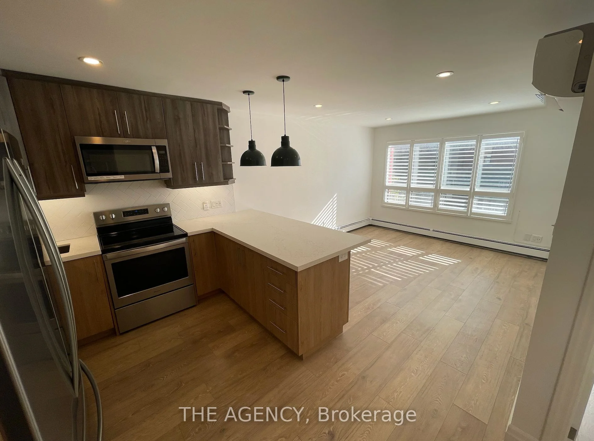 2940 Dundas Street W 6, Toronto W02, On M6p 1y8