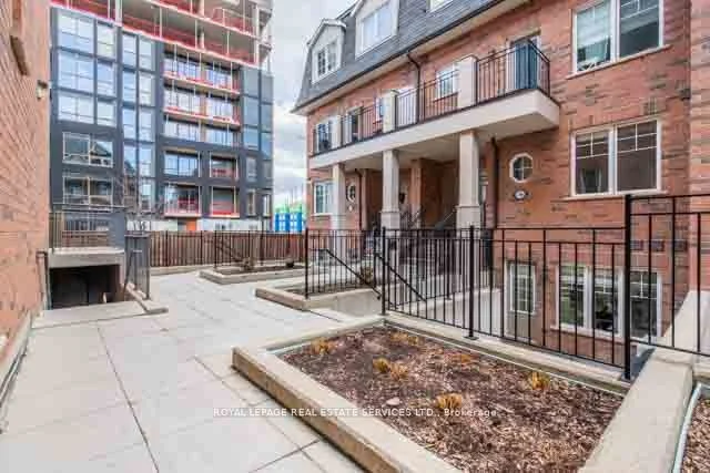 2420 Baronwood Drive 36-01, Oakville, ON L6M 0X6