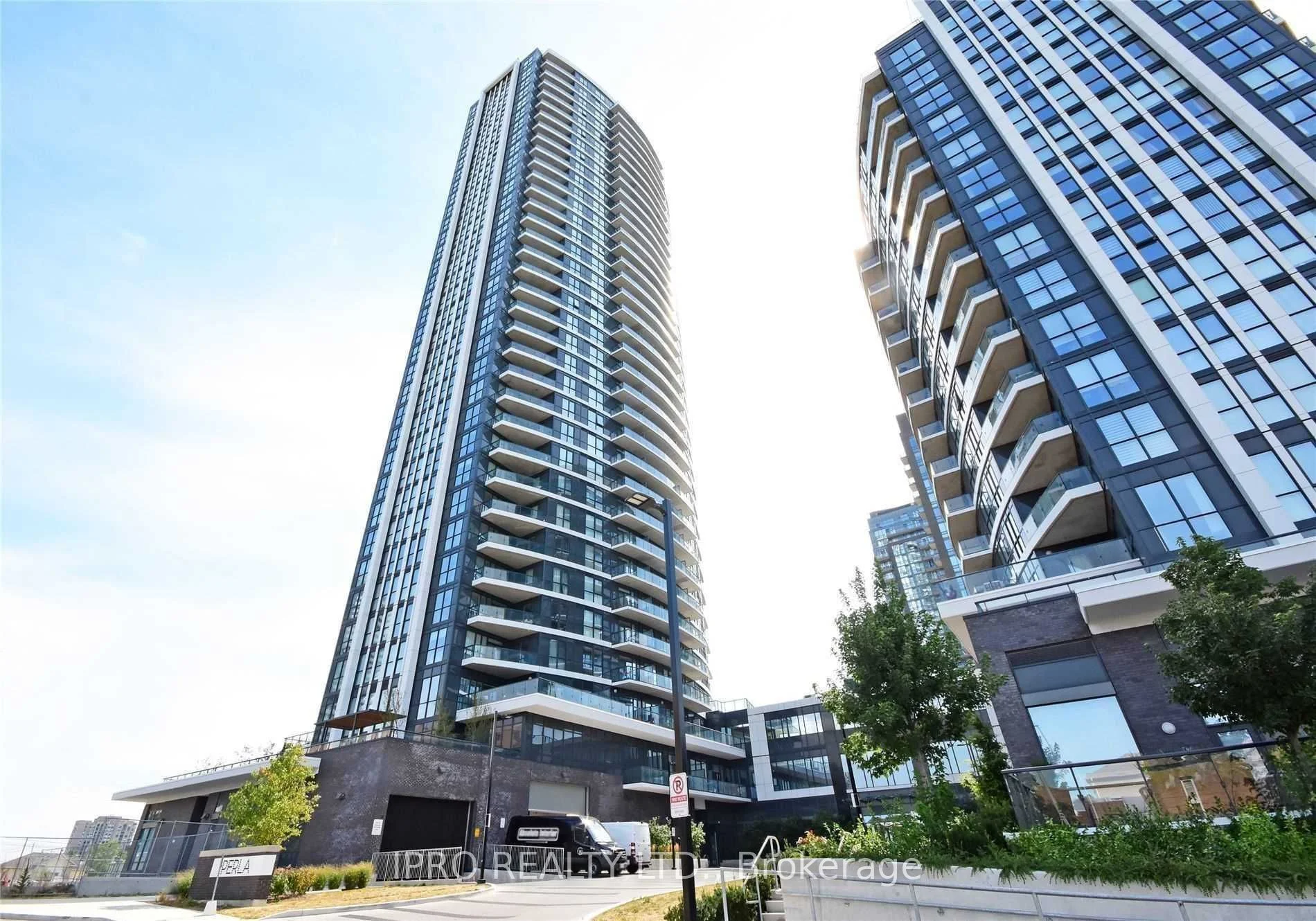 35 Water Garden Drive 2119, Mississauga, ON L5R 3E7