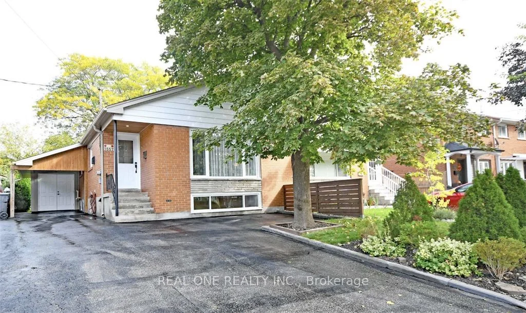 3557 Queenston Drive Upper, Mississauga, ON L5C 2G8