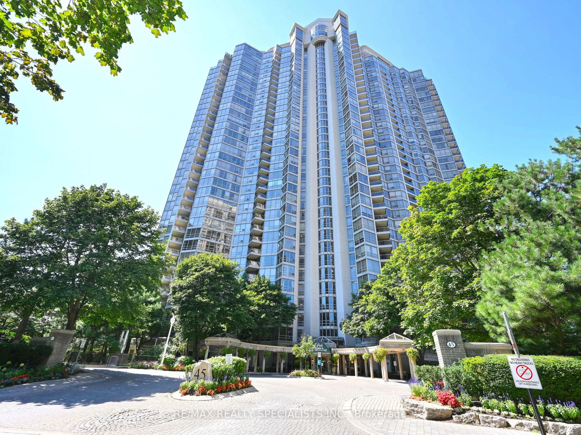 45 Kingsbridge Garden Circle 308, Mississauga, ON L5R 3K4