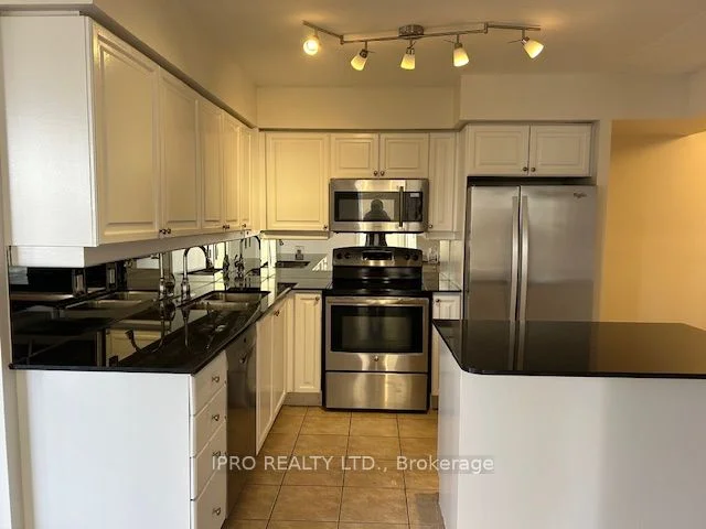 4080 Living Arts Drive 1605, Mississauga, On L5b 4m8