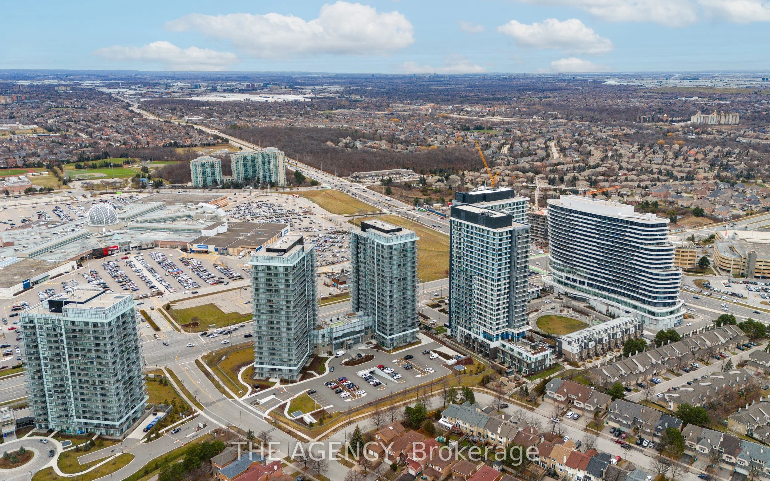 4675 Metcalfe Avenue 2004, Mississauga, ON L5M 0Z8