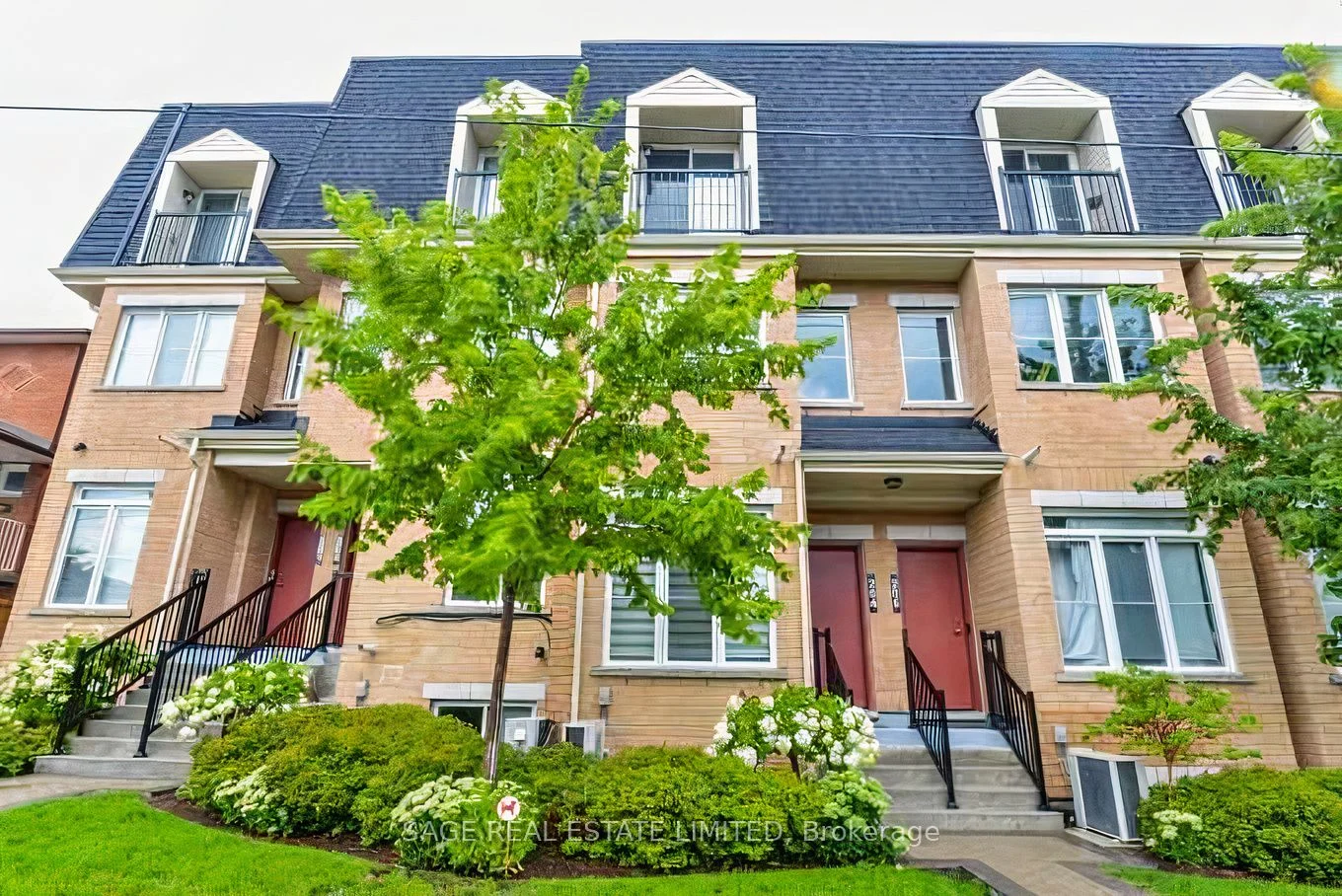 400 Hopewell Avenue 204, Toronto W04, ON M6E 2S2