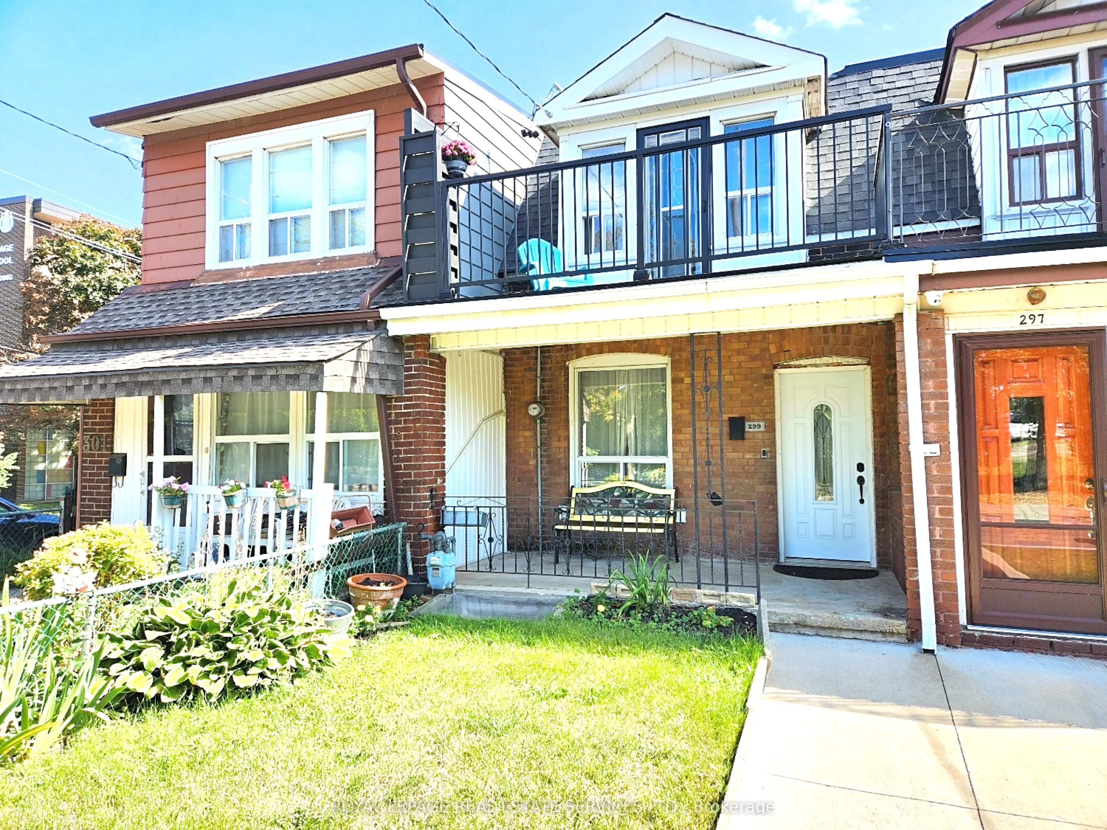 299 Osler Street, Toronto W03, ON M6N 2Z3