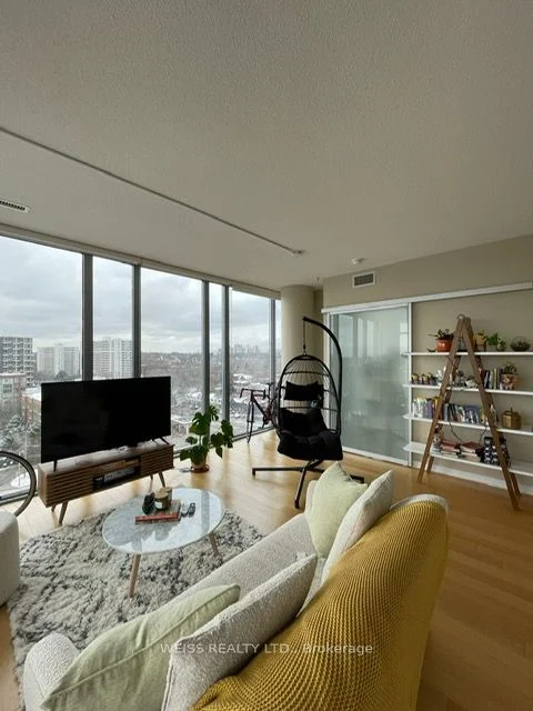 105 The Queensway Avenue 1110, Toronto W01, On M6s 5b5
