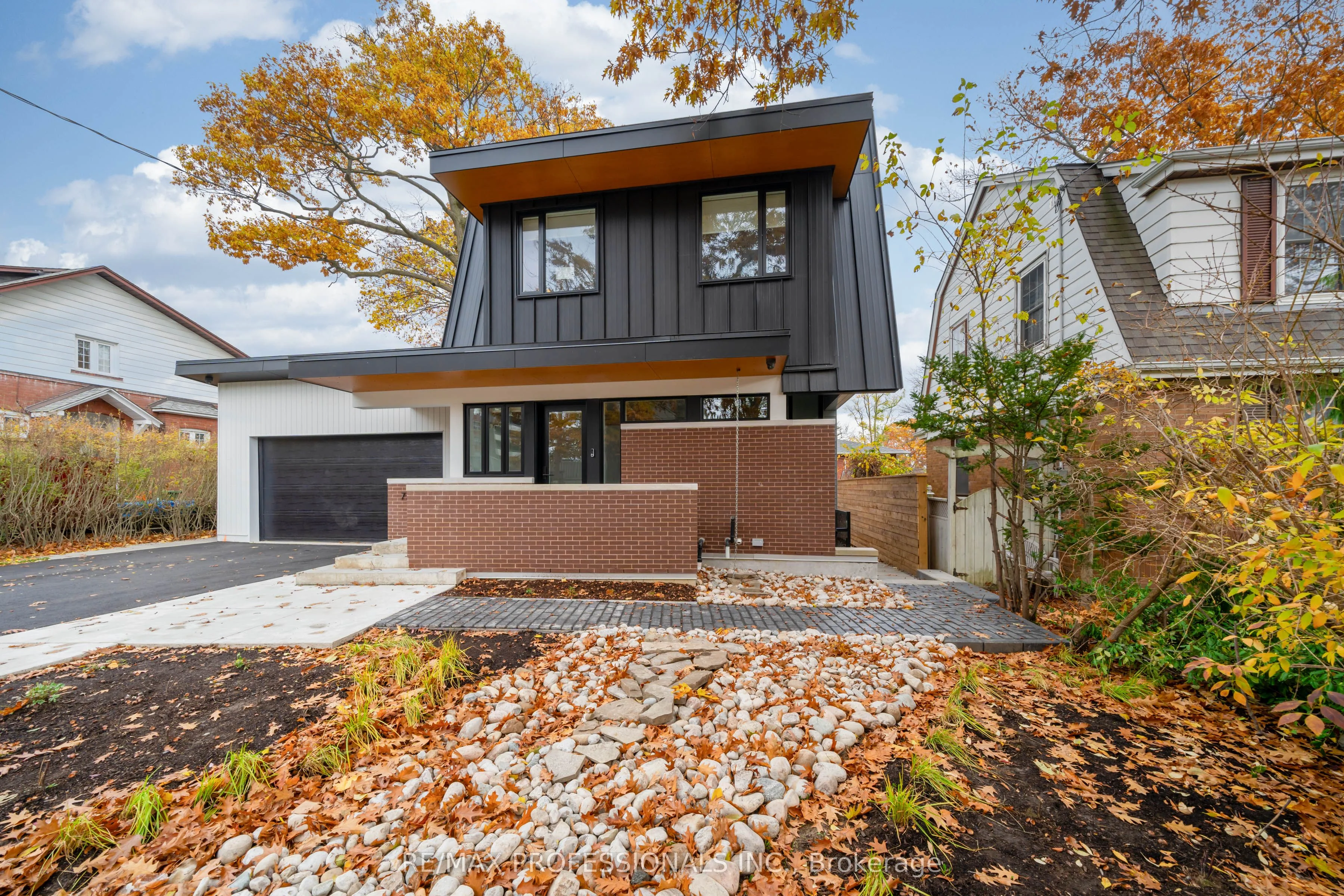 77 Thirty Fifth Street, Toronto W06, On M8w 3k6