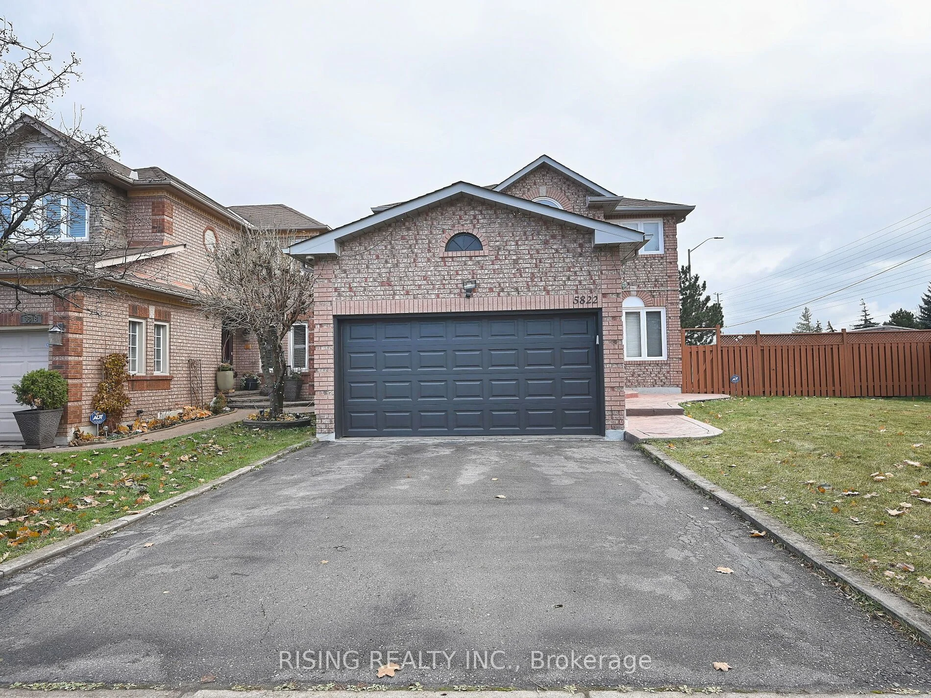 5822 Mersey Street, Mississauga, ON L5V 1V9