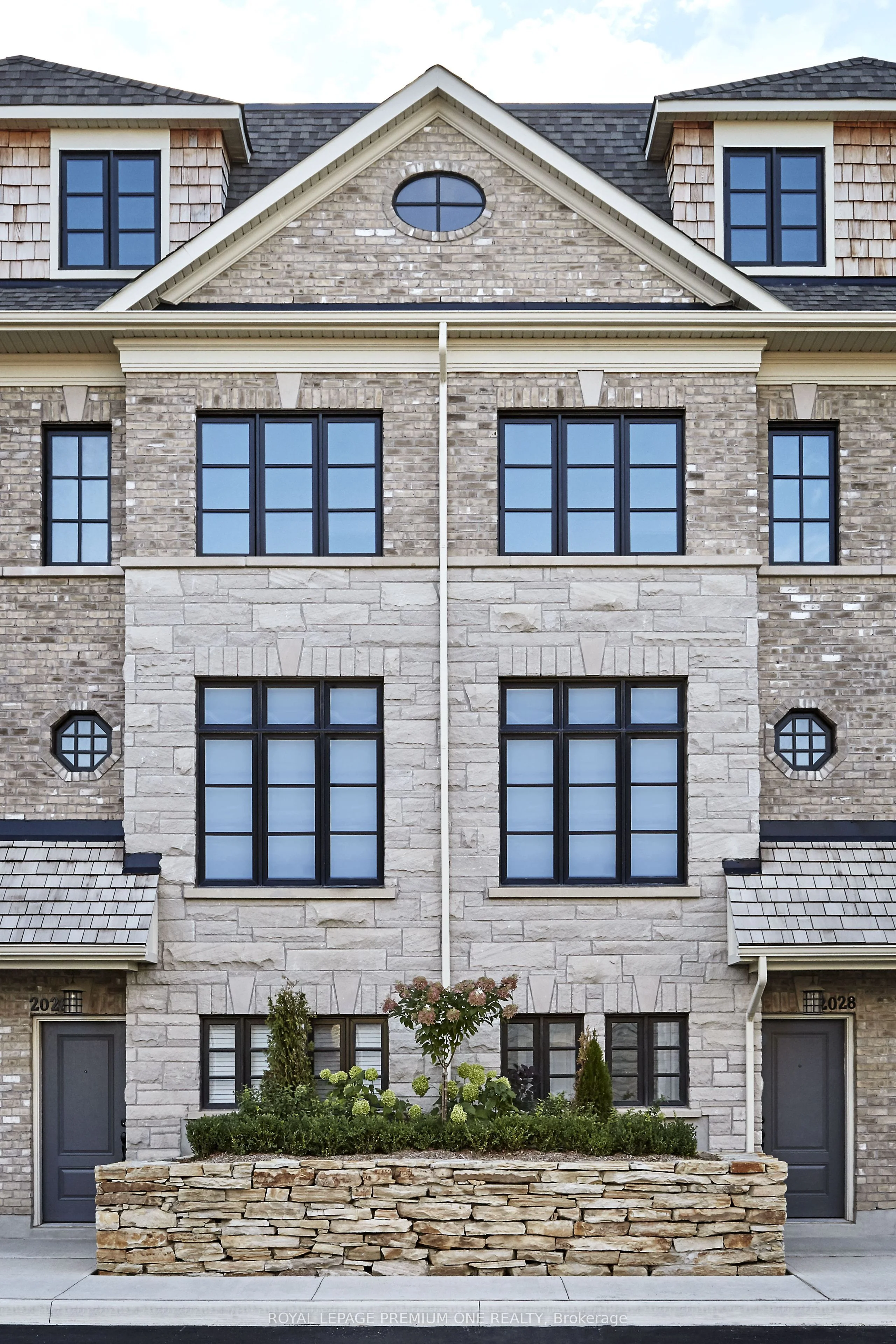 60 Lunar Crescent 179, Mississauga, On L5m 2r4