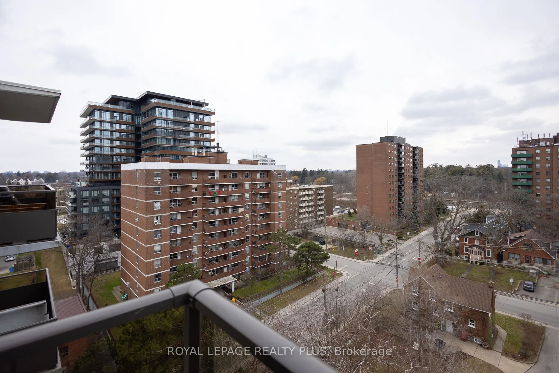 15 Elizabeth Street N 1002, Mississauga, ON L5G 2Z3