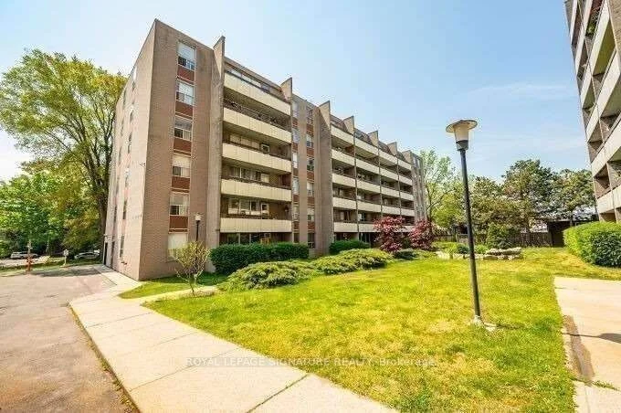 3625 Lake Shore Boulevard W 209, Toronto W06, On M8w 4w2