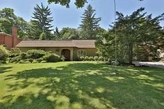 1528 Knareswood Drive, Mississauga, On L5h 2m1