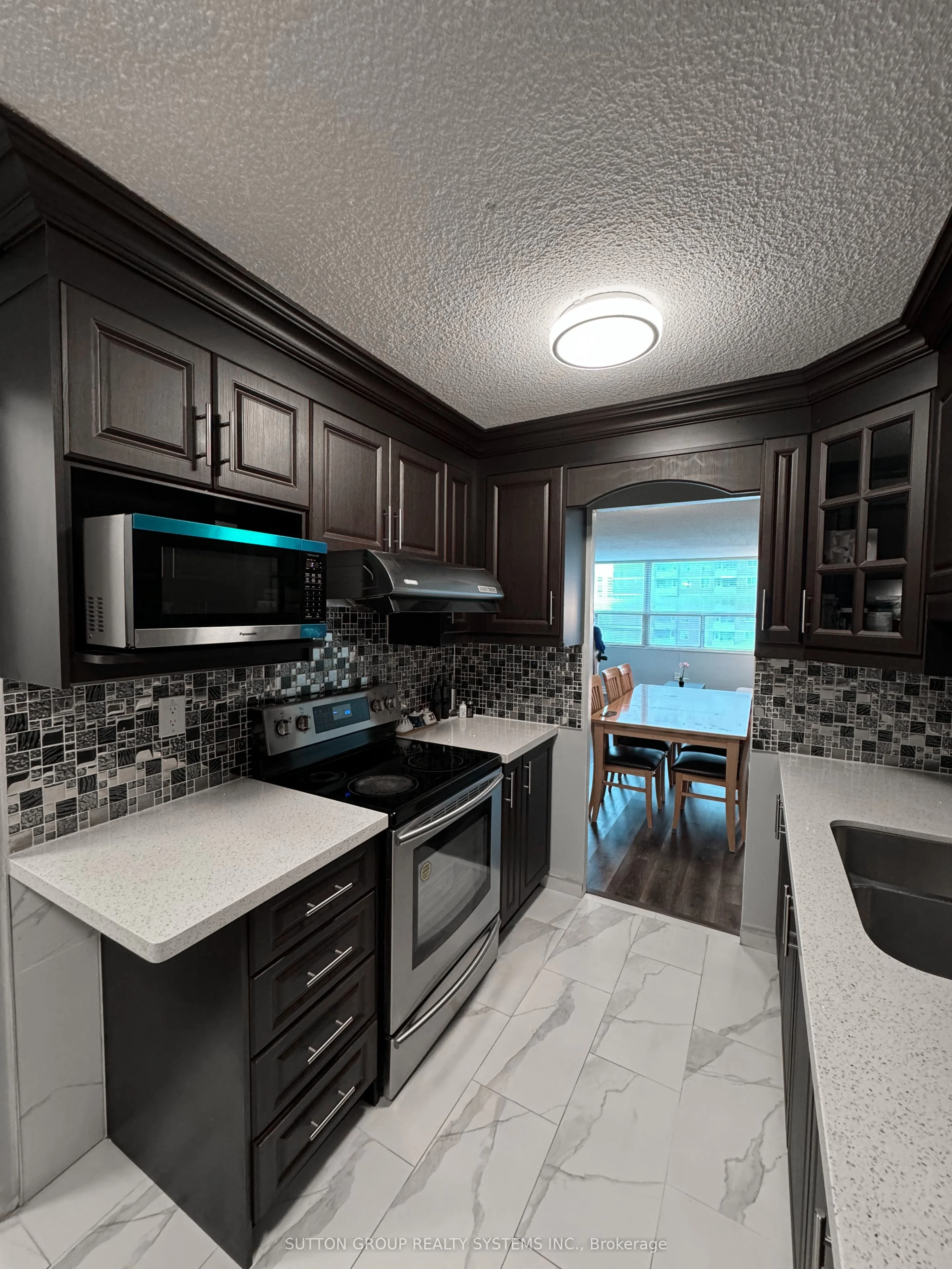 10 Tobermory Drive 901, Toronto W05, ON M3N 2Y5