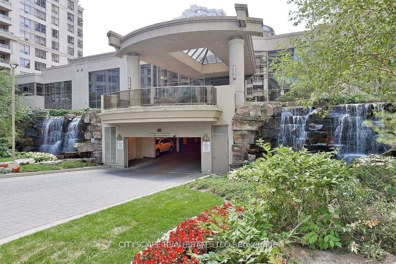 3888 Duke of York Boulevard 1020, Mississauga, ON L5B 4P5