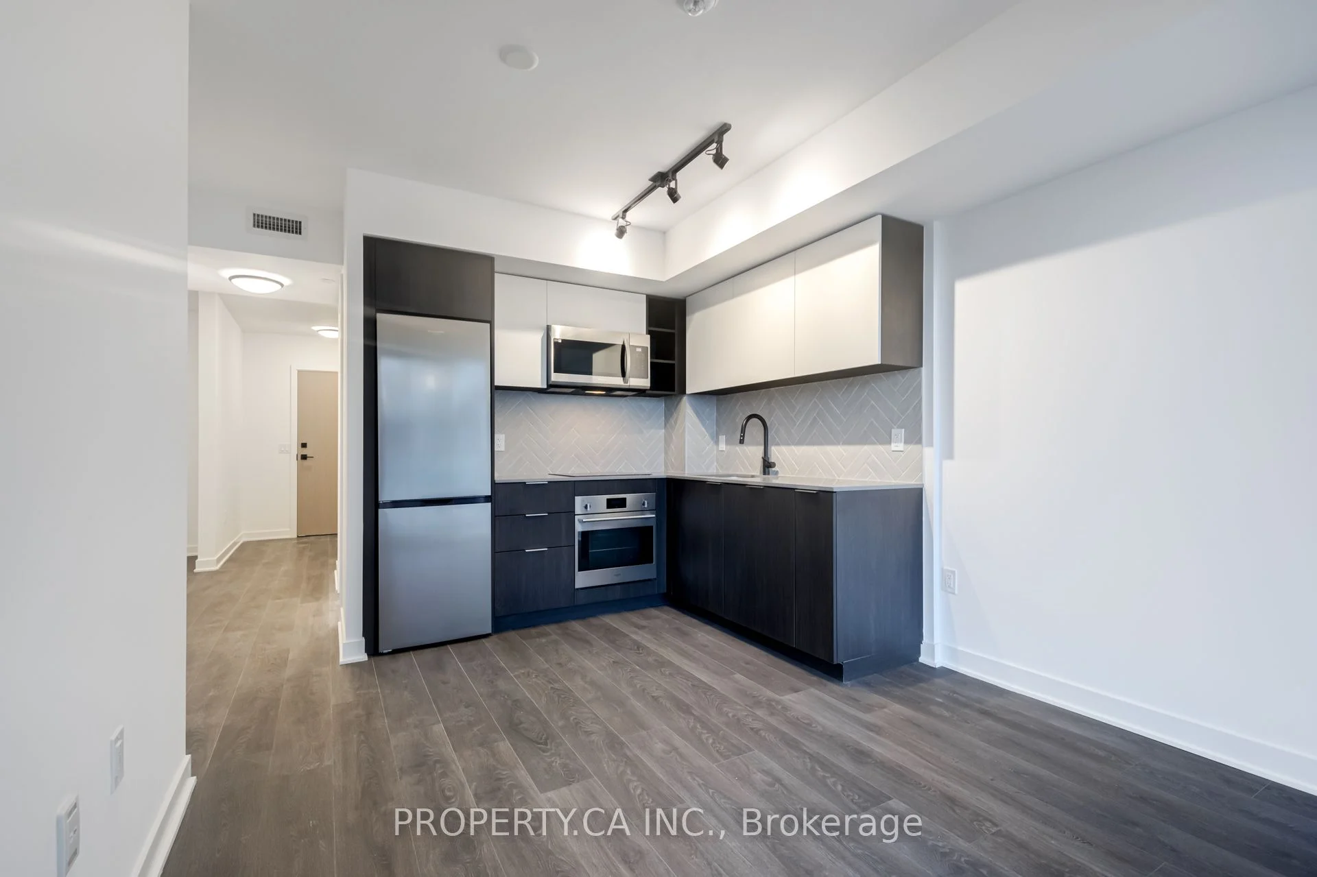 36 Zorra Street 509, Toronto W08, On M8z 0g5