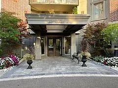 245 Dalesford Road 516, Toronto W07, On M8y 4h7