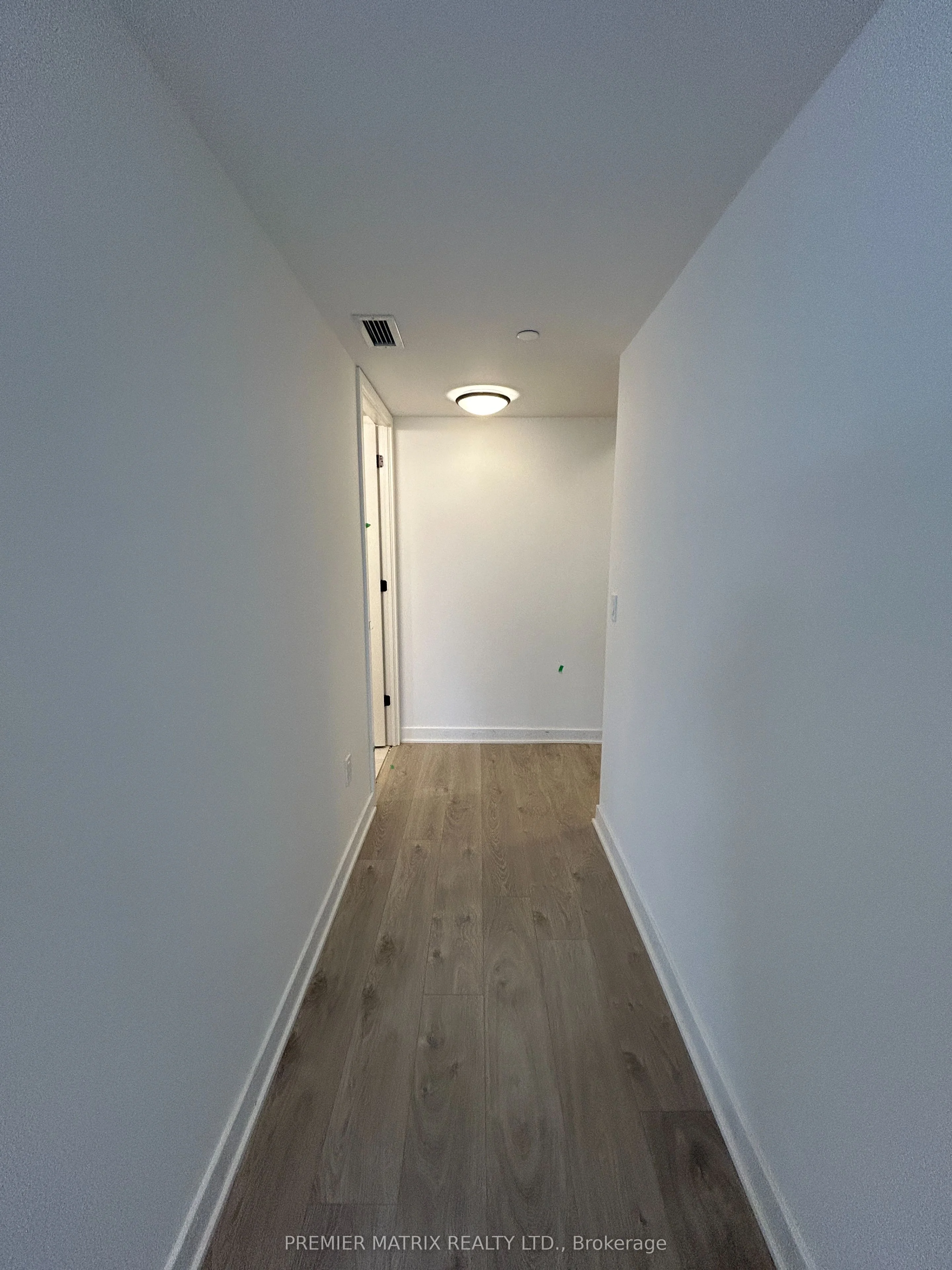36 Zorra Street 526, Toronto W08, On M8z 0g5